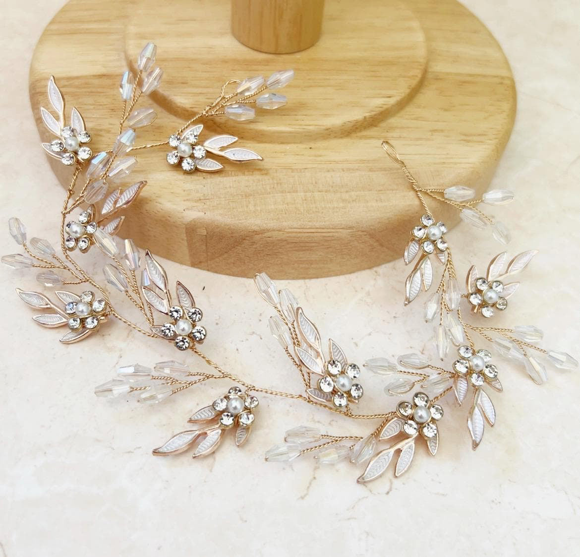 Delicate Gold Leaf Hair Vine