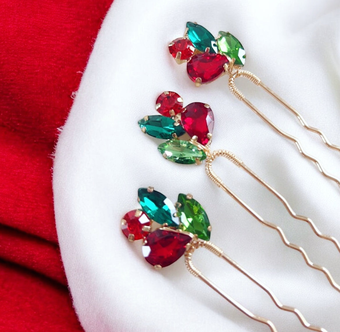 red and green hair pins