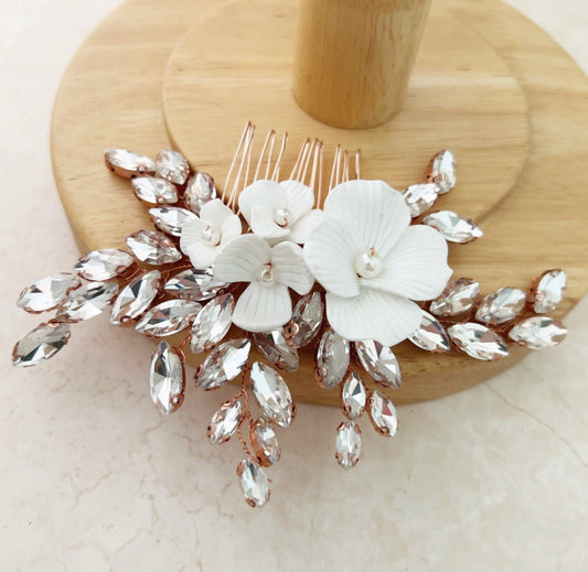 How do I choose a hair accessory that compliments my wedding dress? - Petal & Pearl