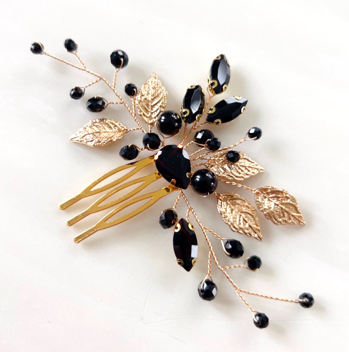 Black and gold hair comb