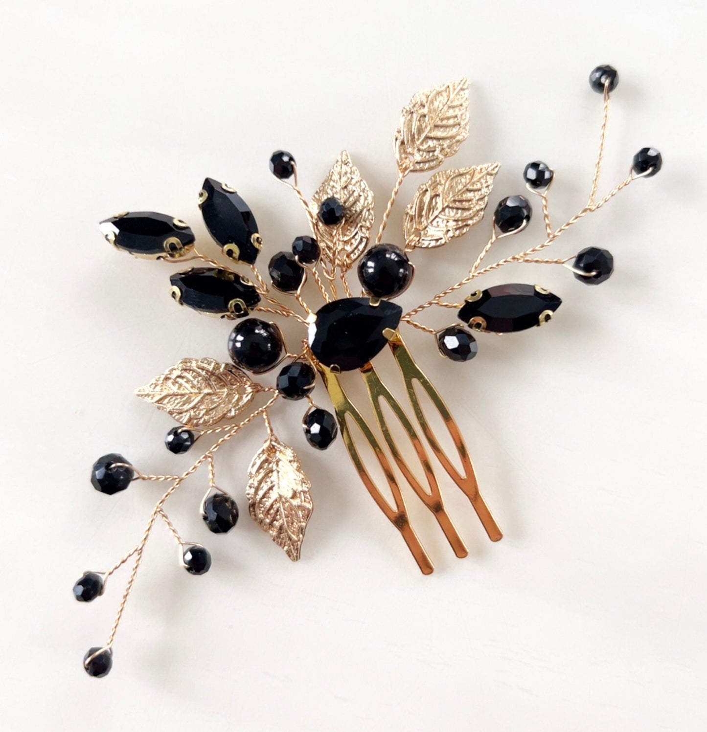 Black and gold hair comb - Petal & Pearl