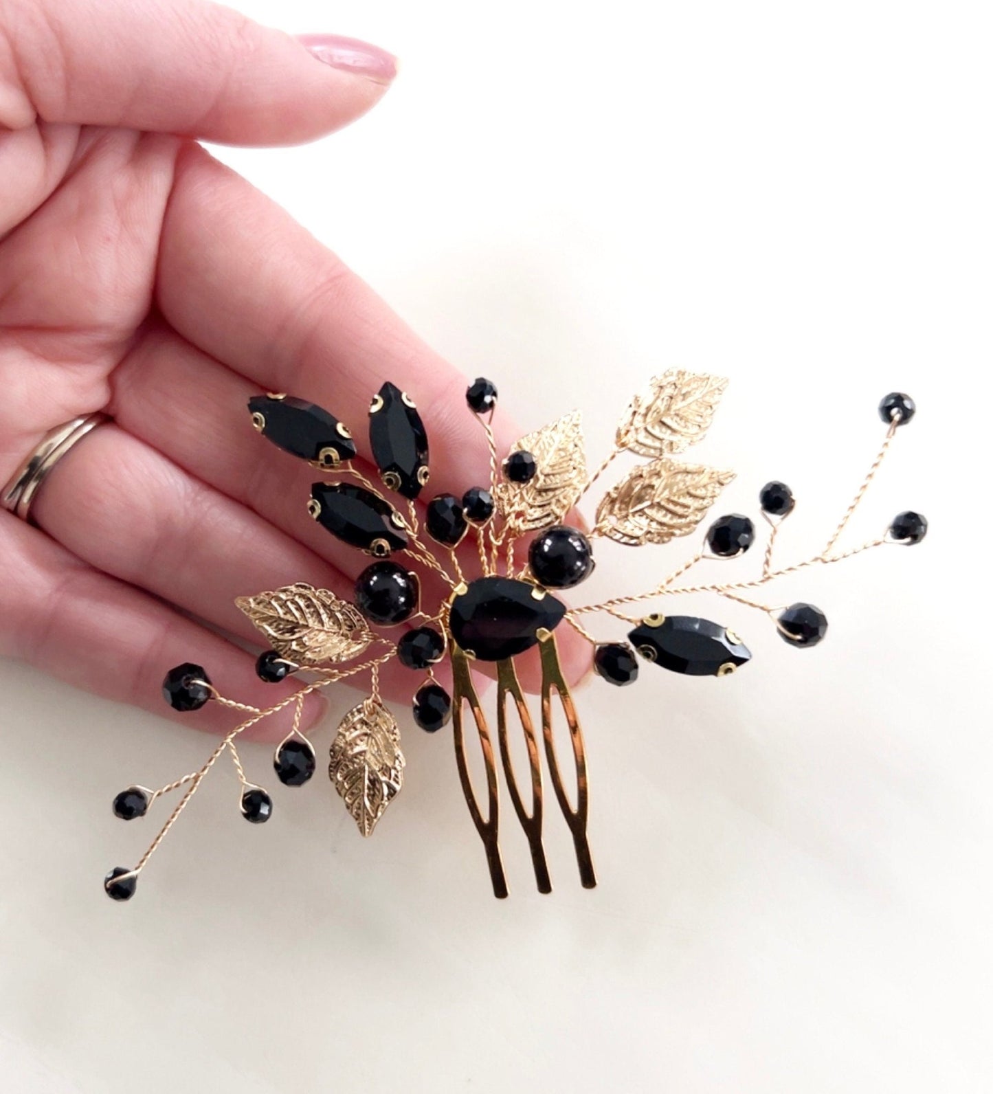 Black and gold hair comb - Petal & Pearl