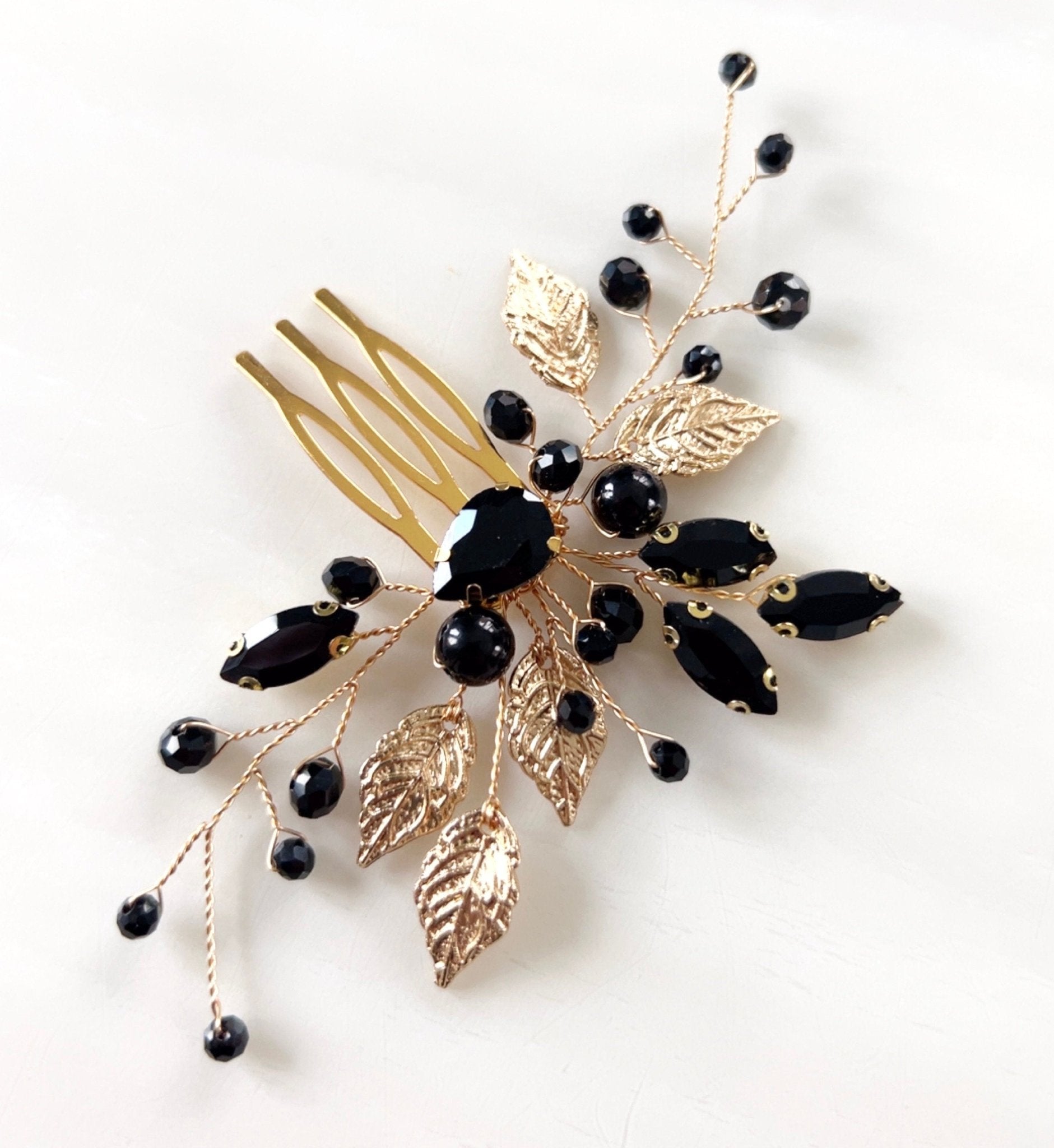 Black and gold hair comb - Petal & Pearl