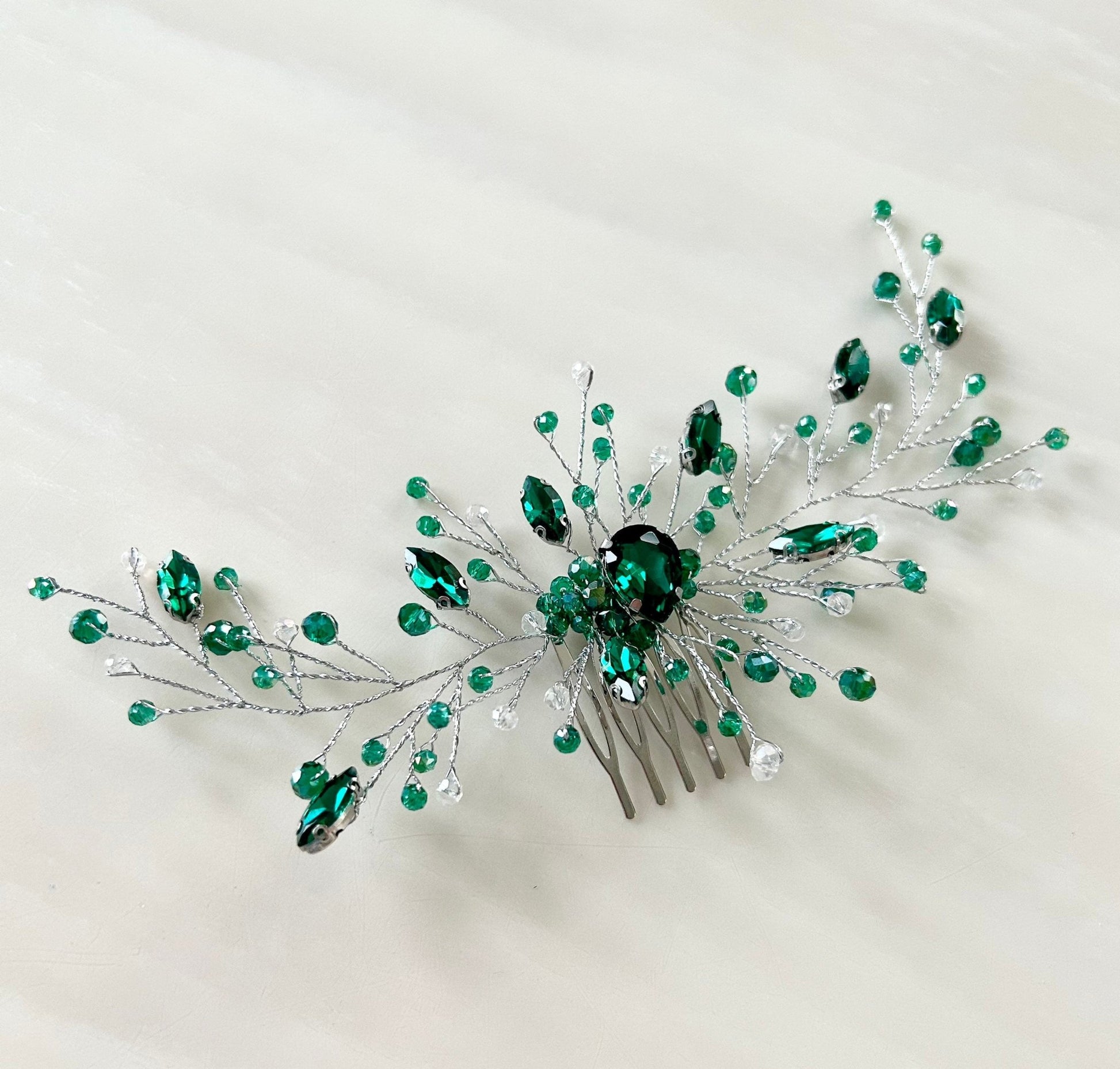 Emerald Green bridal hair comb - Petal & Pearl