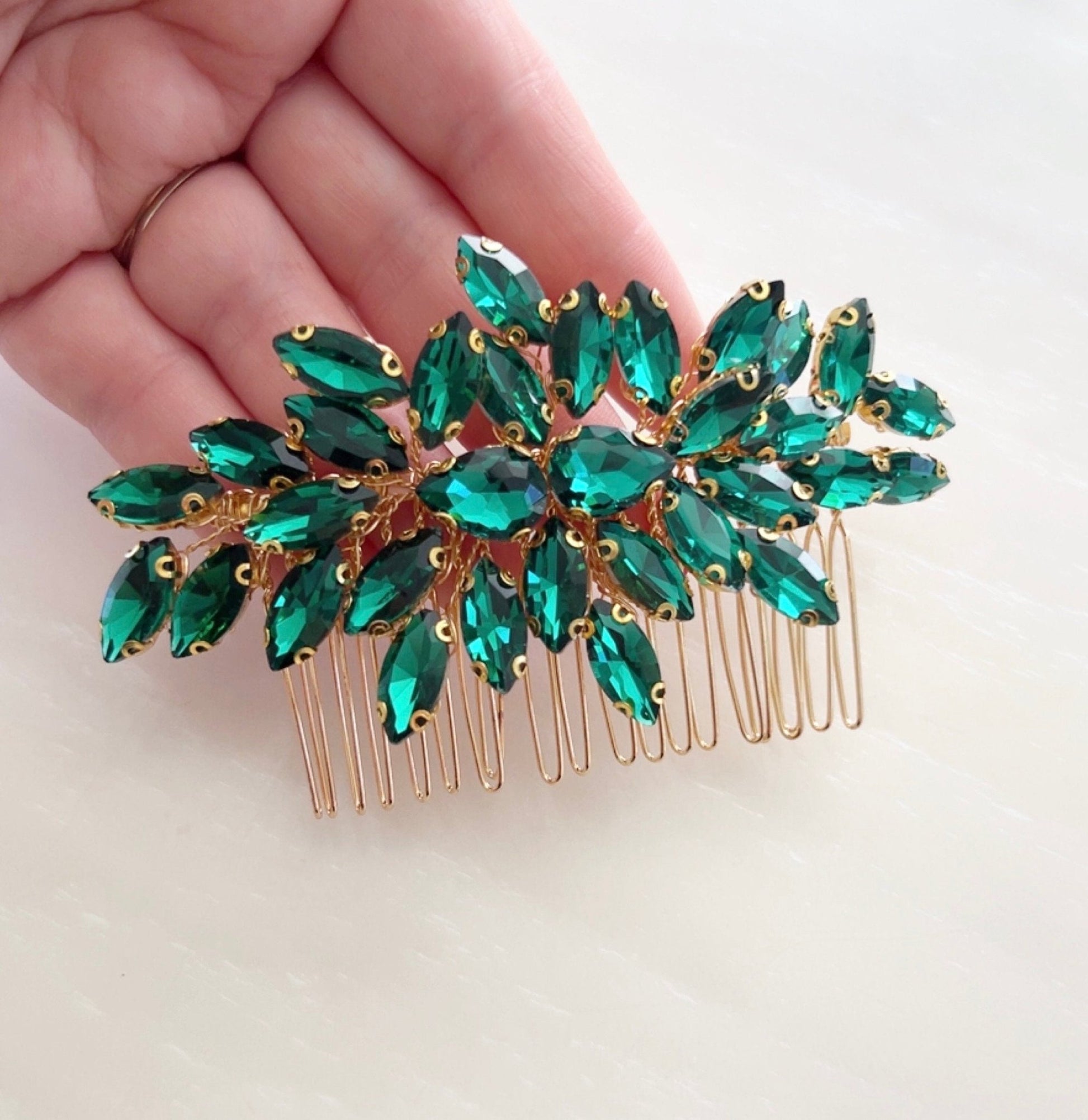 Emerald green crystal hair comb - Petal & Pearl