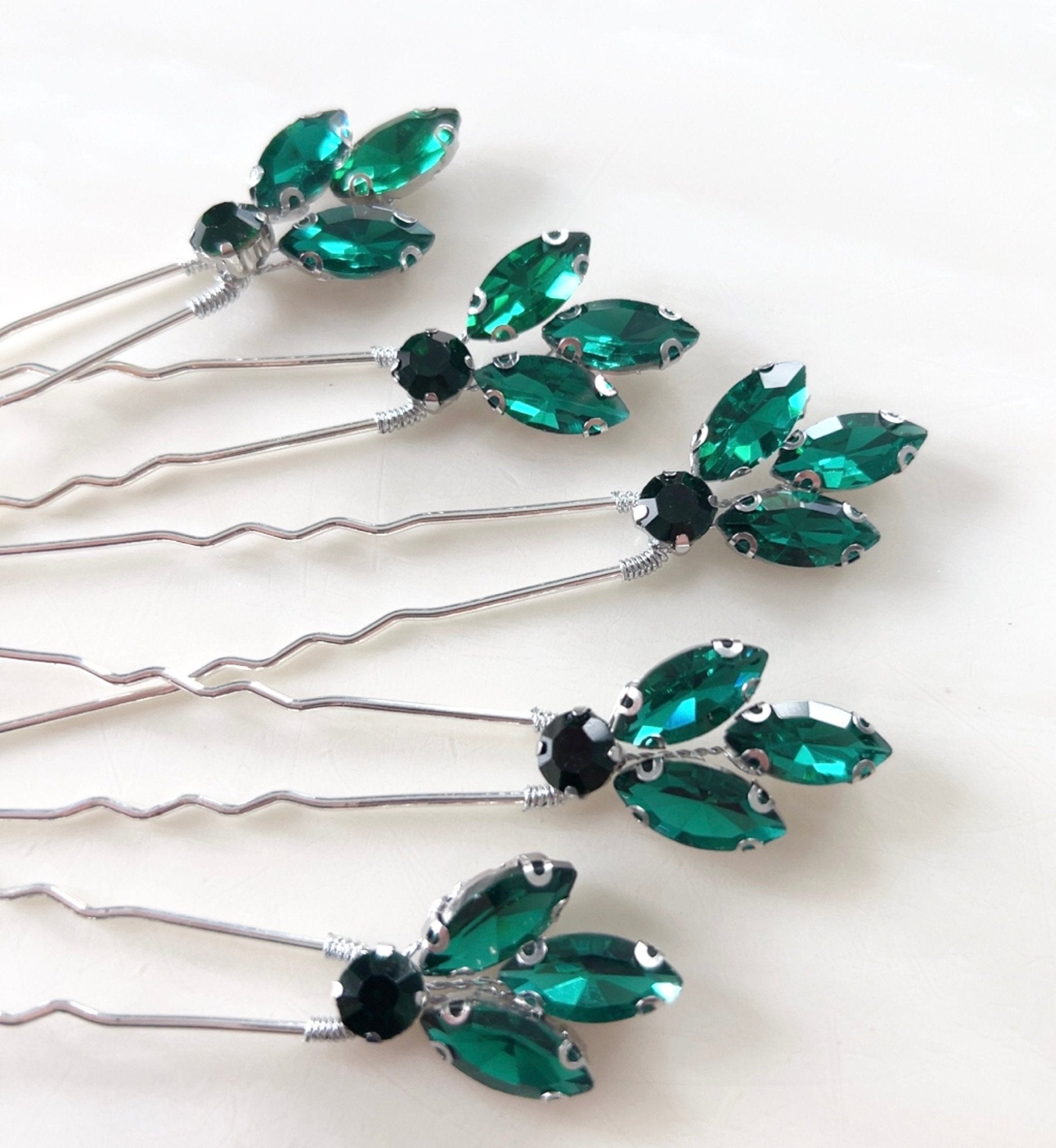 Emerald green hair pins - Petal & Pearl