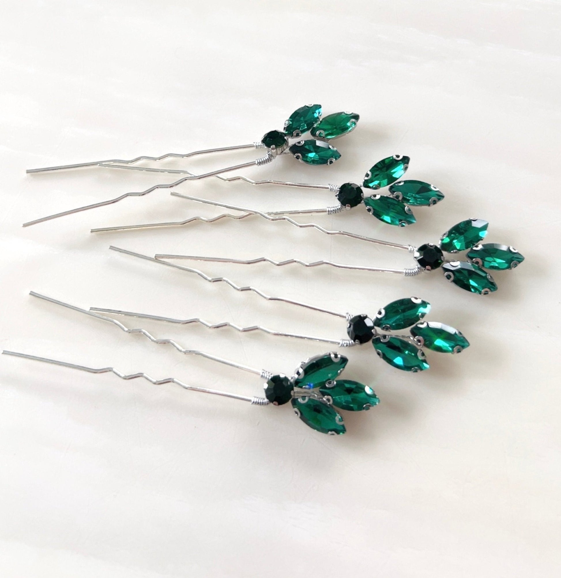 Emerald green hair pins - Petal & Pearl