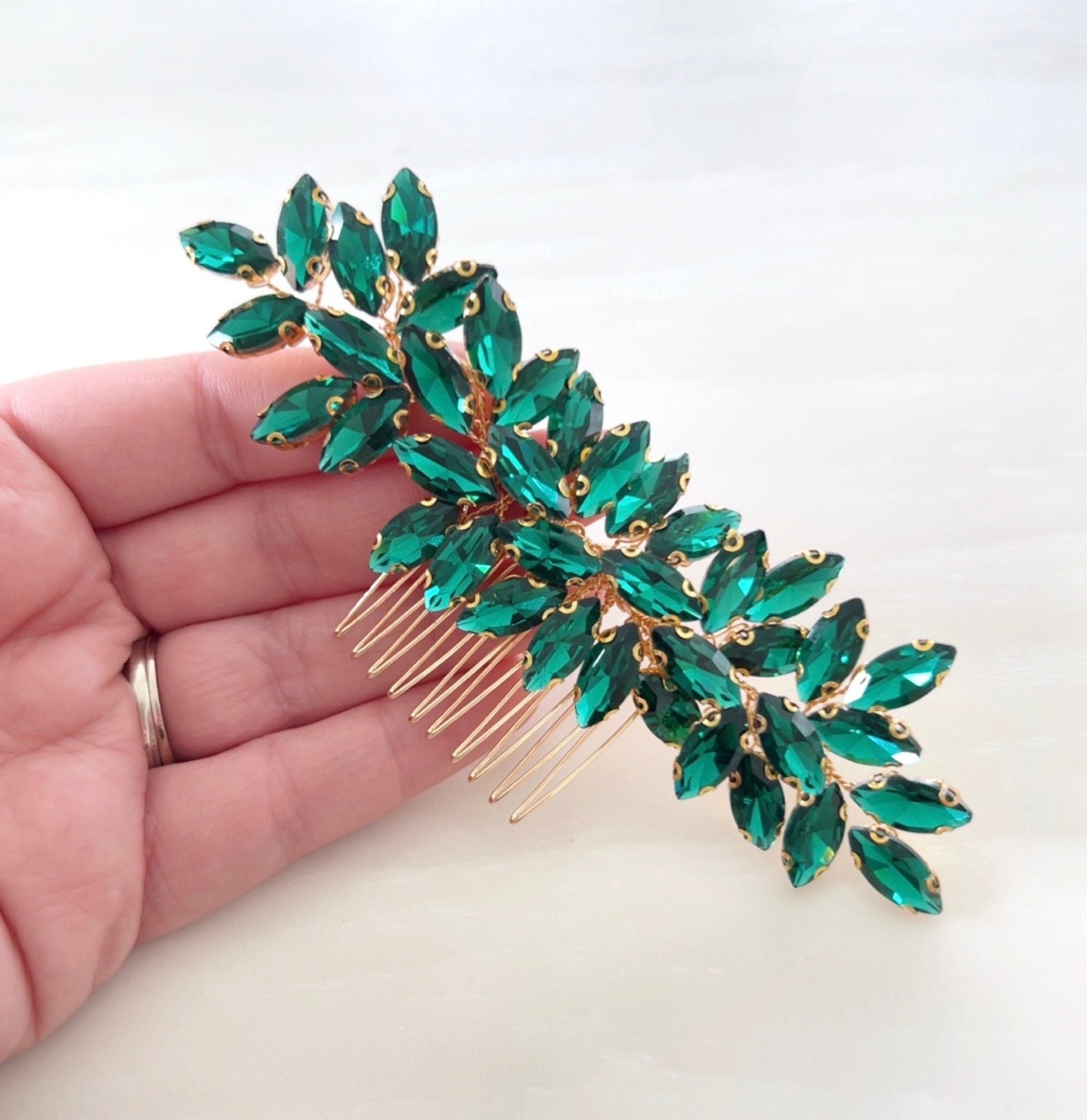 Enya emerald green crystal hair comb - Petal & Pearl
