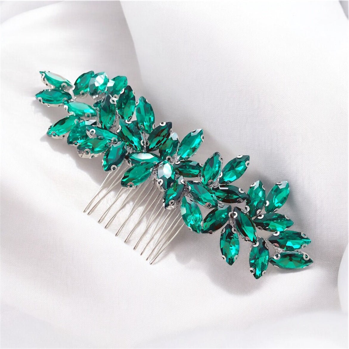 Enya Emerald green hair comb - Petal & Pearl