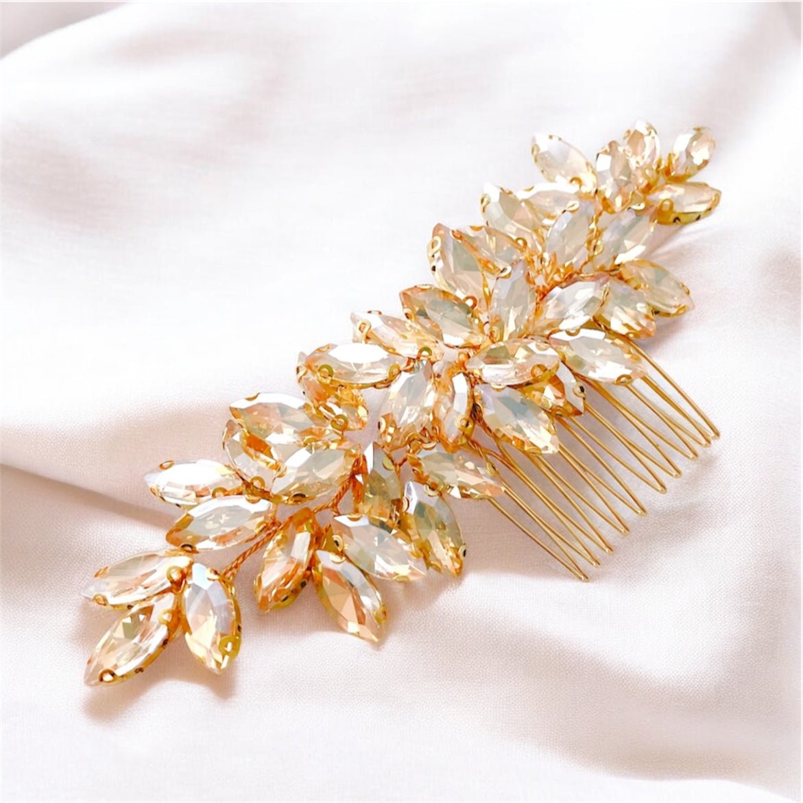 Enya gold hair comb - Petal & Pearl
