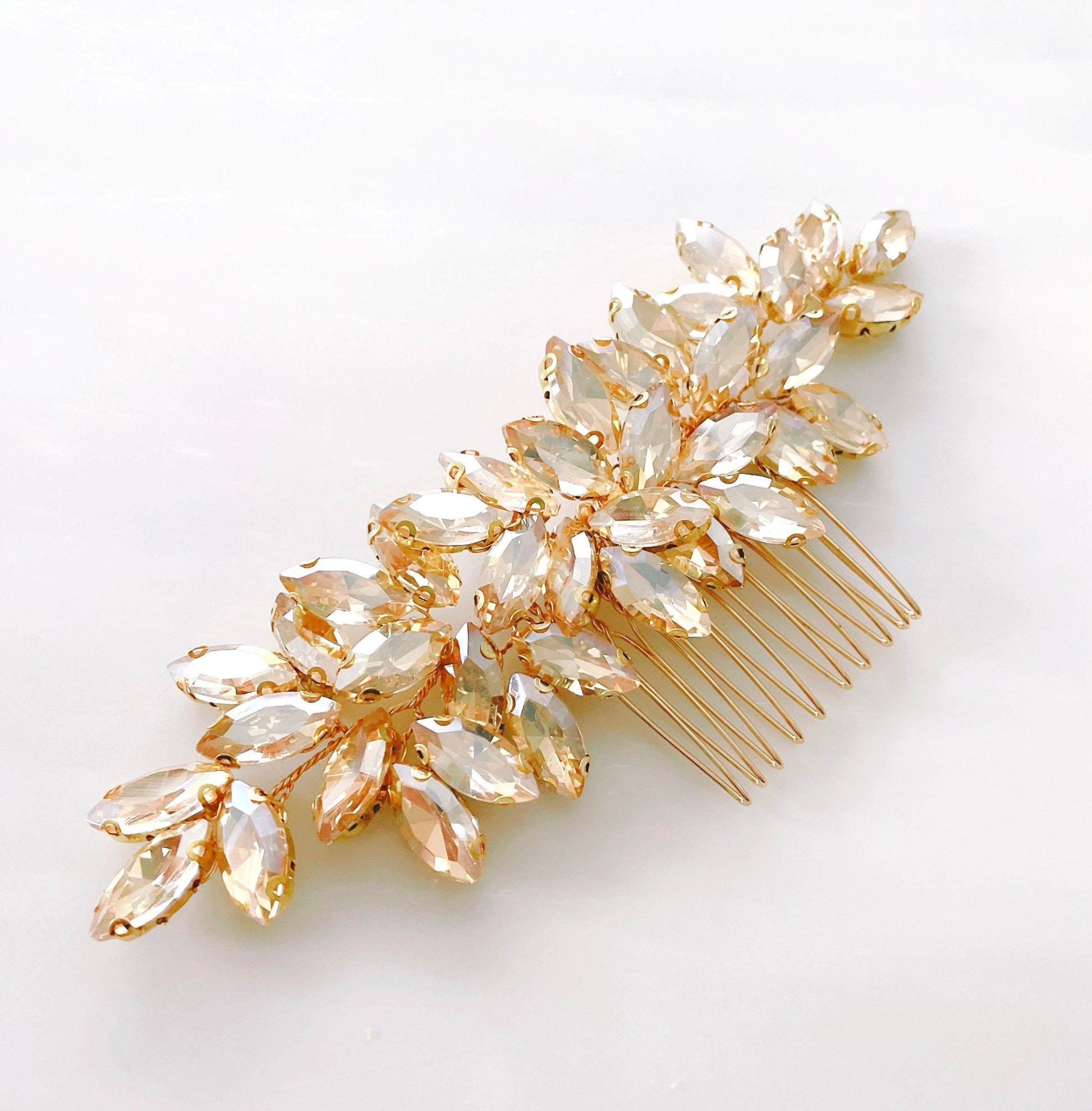 Enya gold hair comb - Petal & Pearl