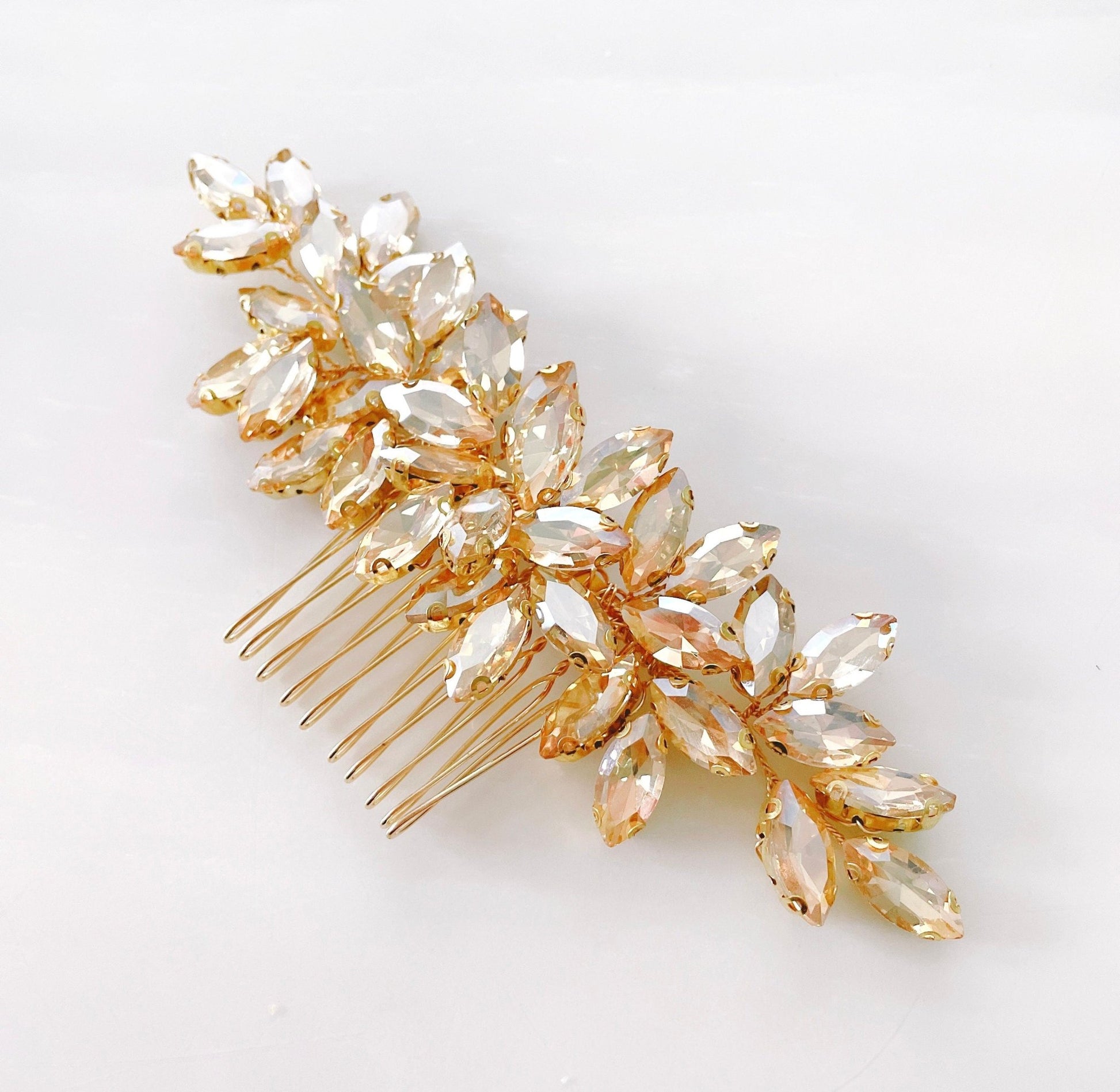 Enya gold hair comb - Petal & Pearl