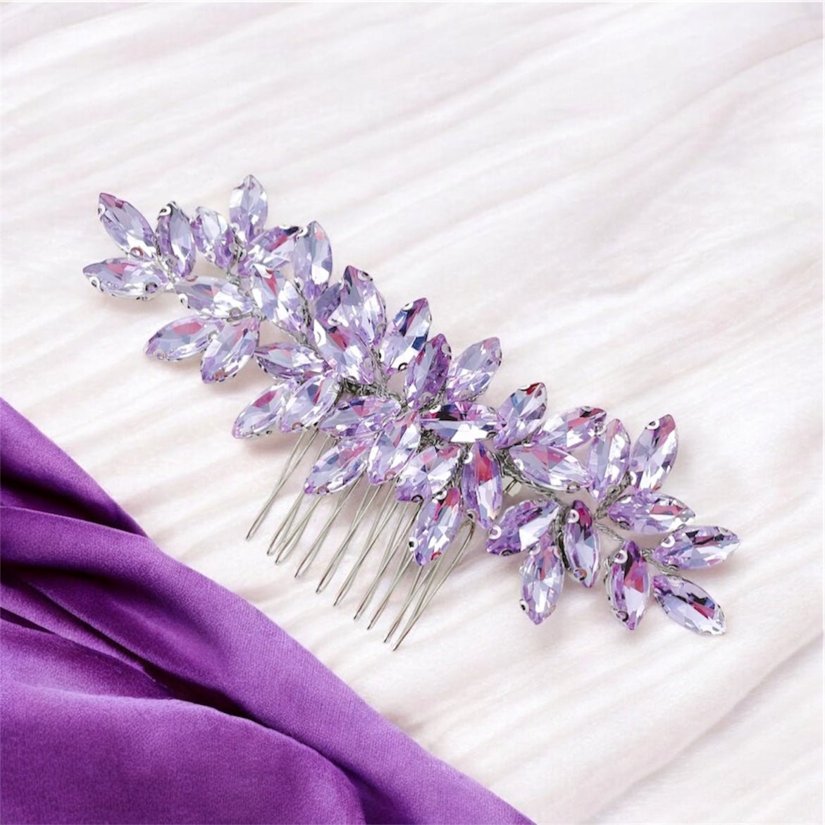 Enya lilac hair comb - Petal & Pearl