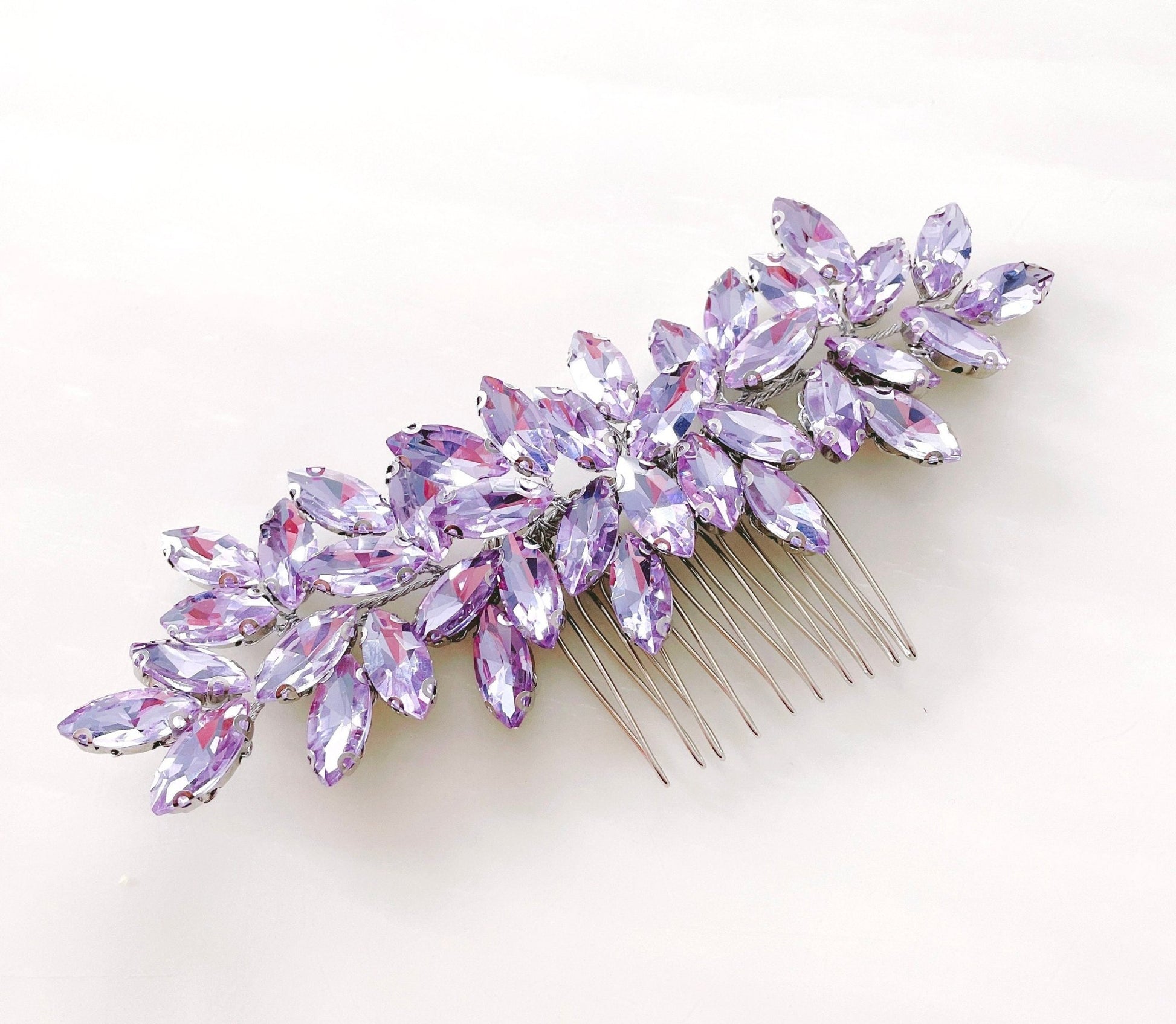 Enya lilac hair comb - Petal & Pearl