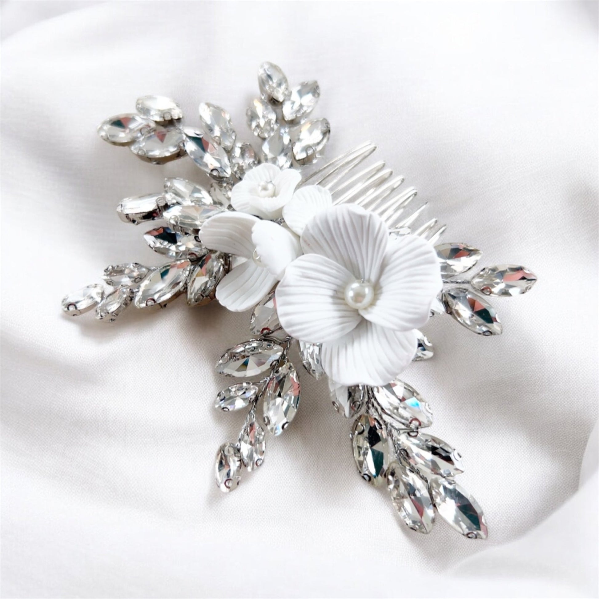 Floral hair comb - Petal & Pearl