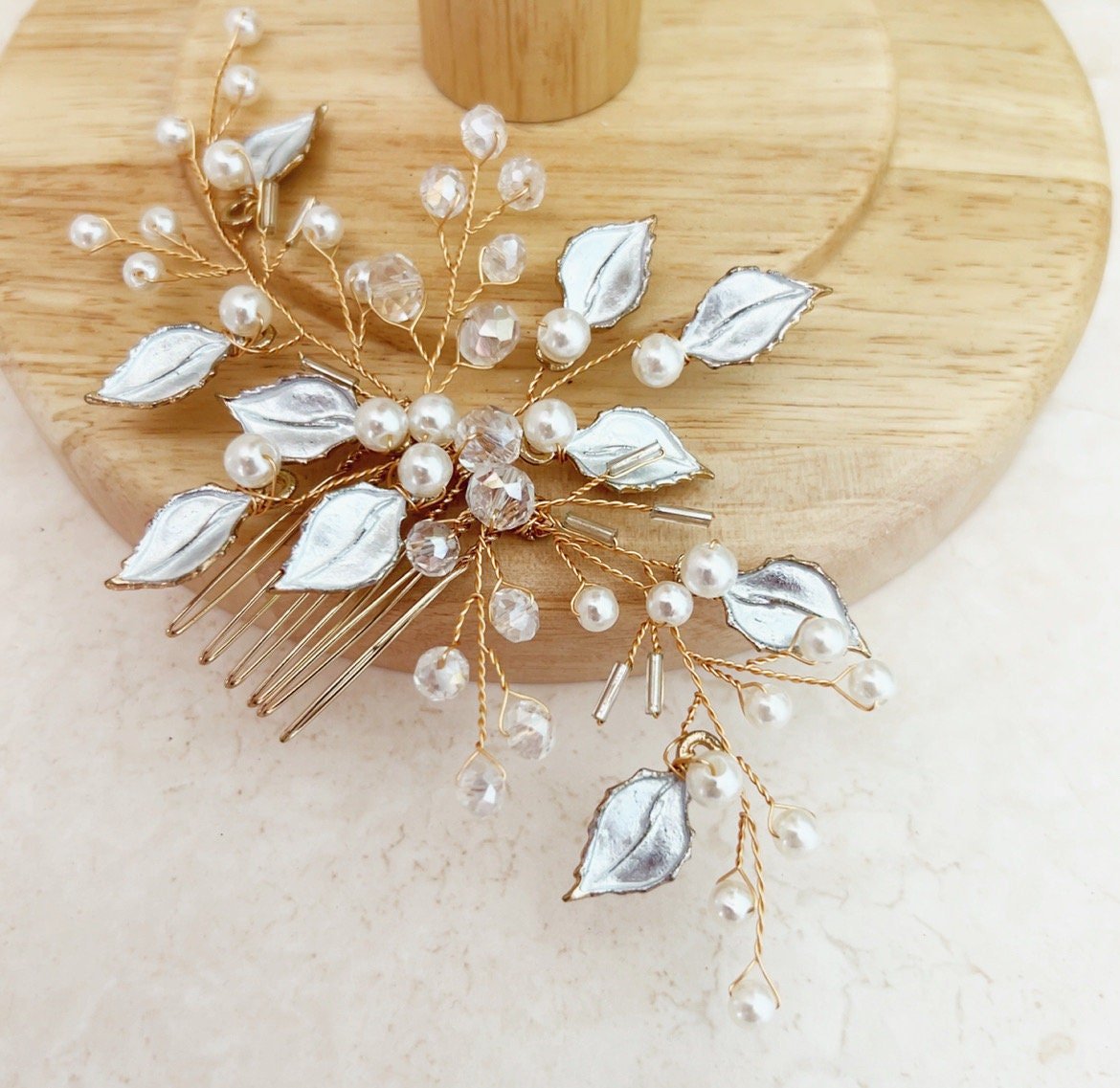 Gold leaf hair comb - Petal & Pearl