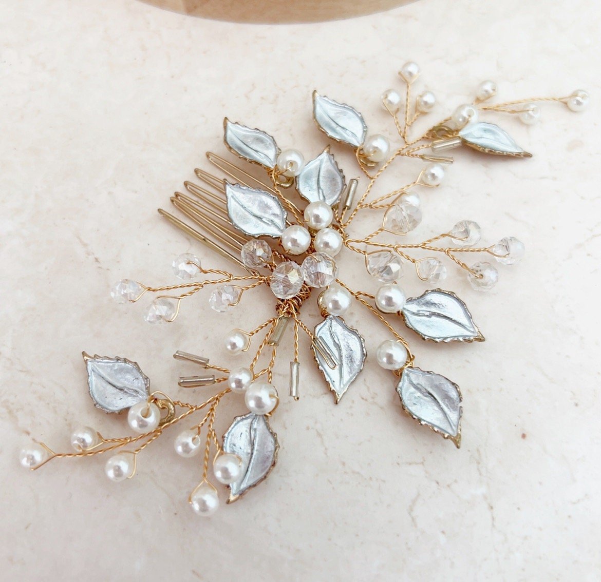 Gold leaf hair comb - Petal & Pearl