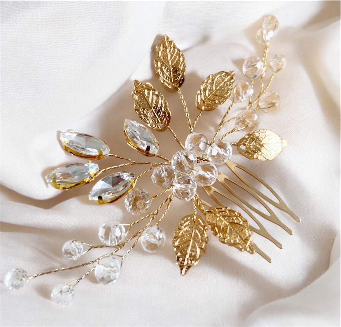 Gold leaf hair comb - Petal & Pearl