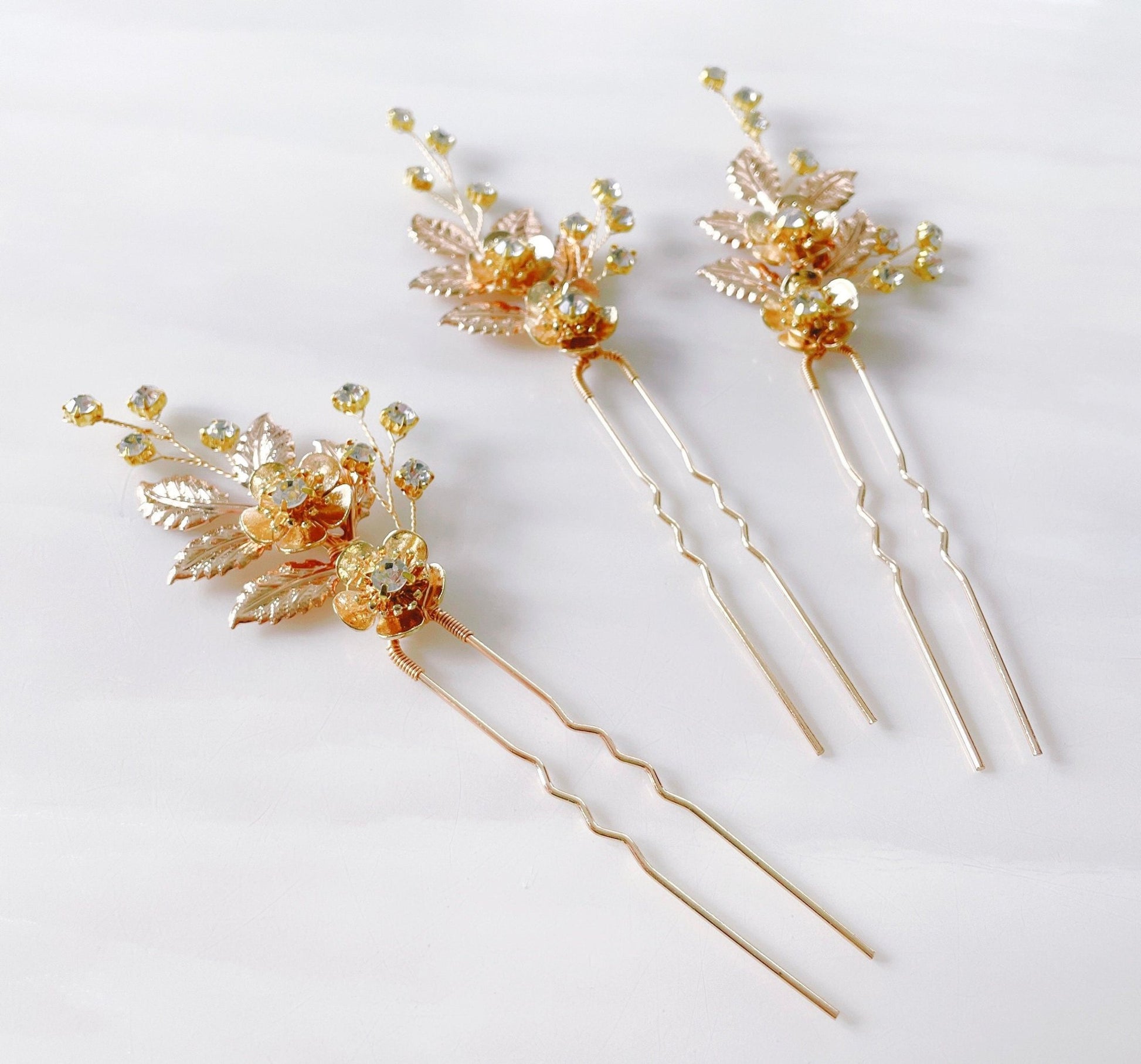 Gold leaf hair pins - Petal & Pearl