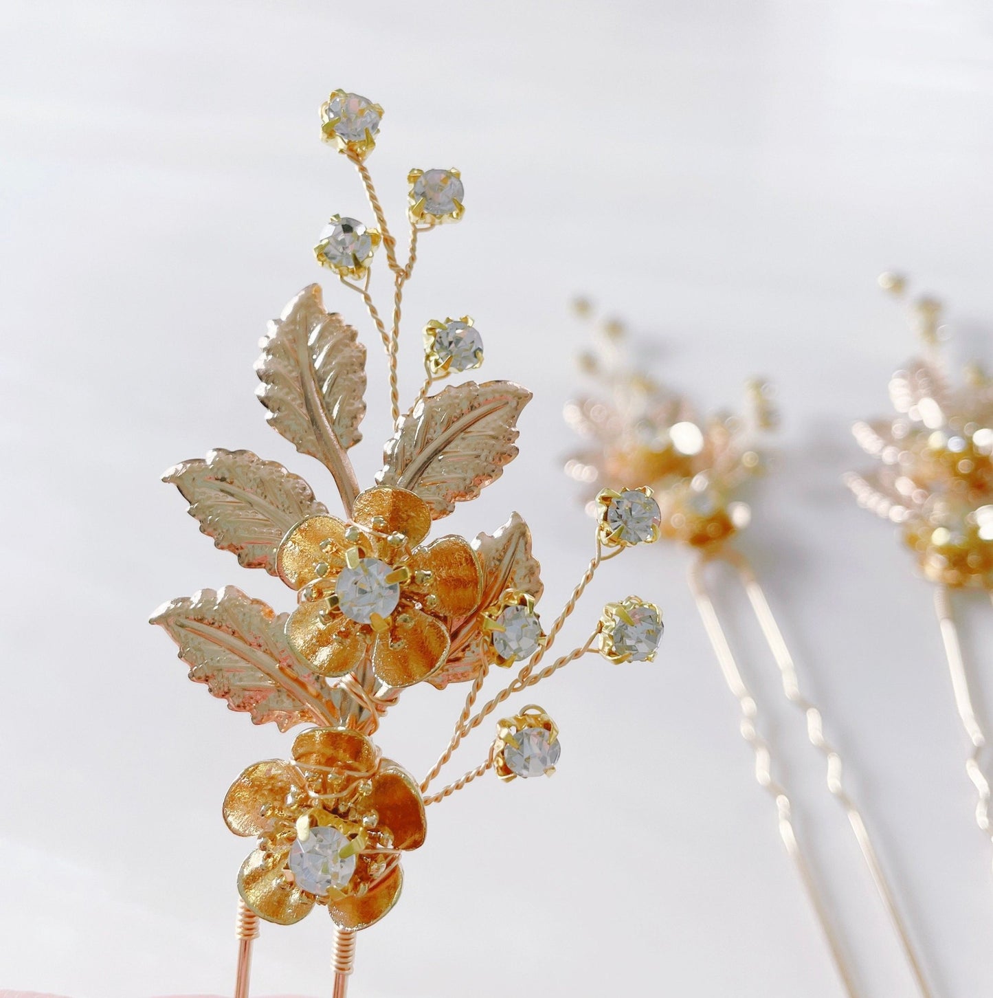 Gold leaf hair pins - Petal & Pearl