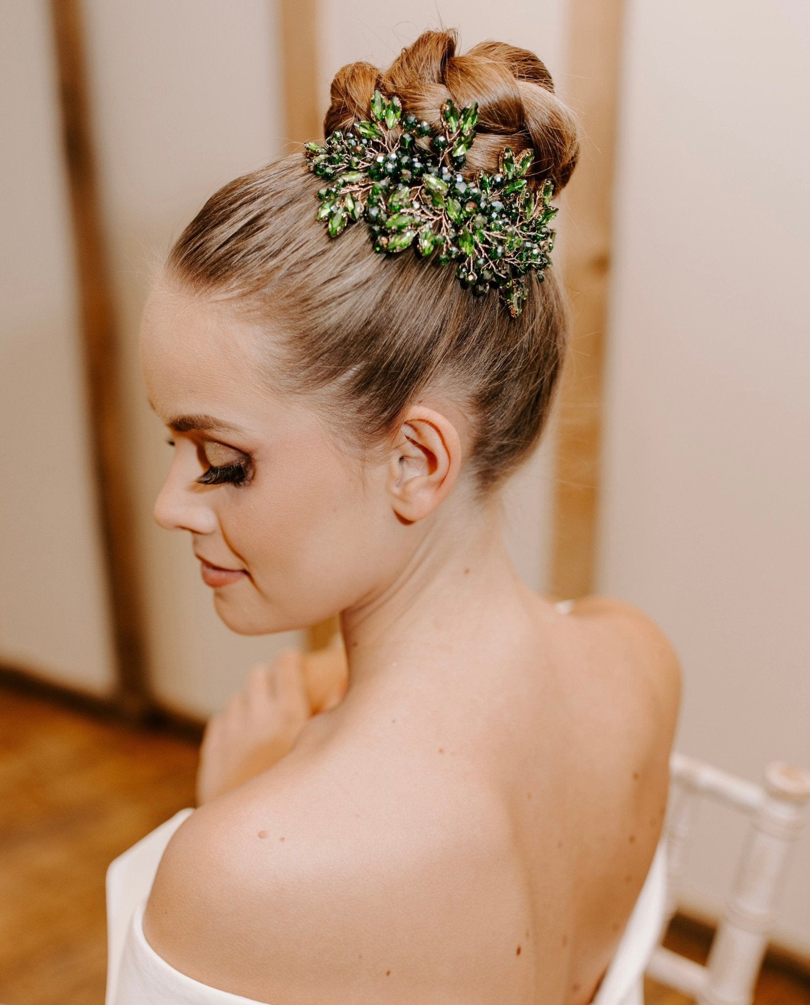 Green bohemian bridal hair comb - Petal & Pearl