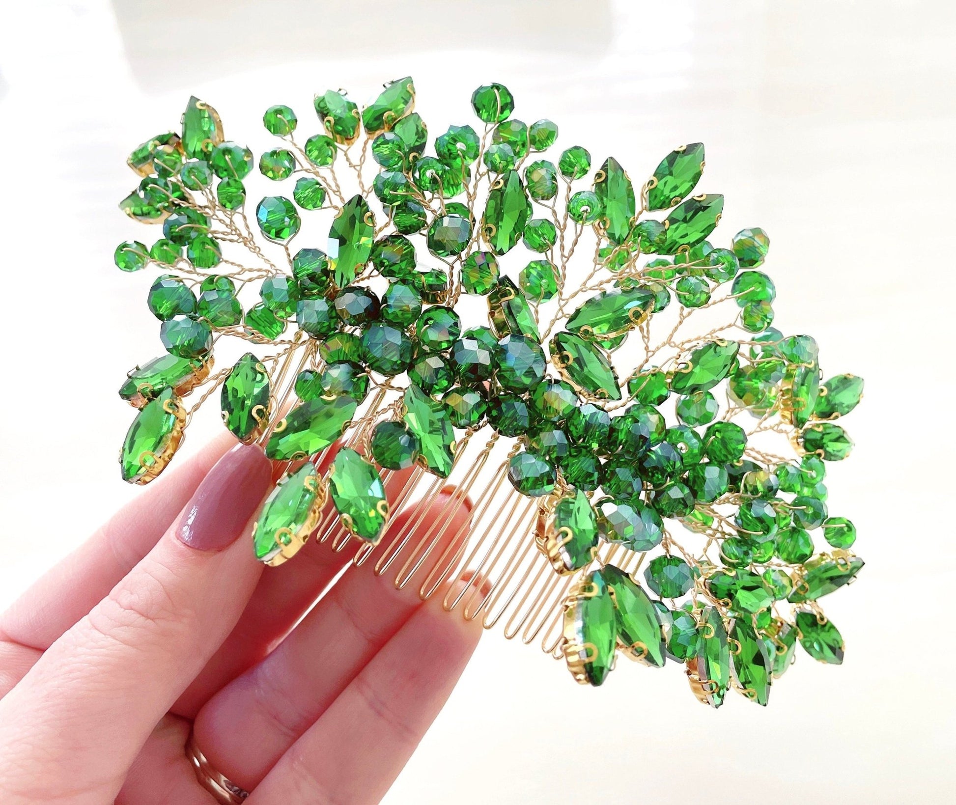 Green bohemian bridal hair comb - Petal & Pearl