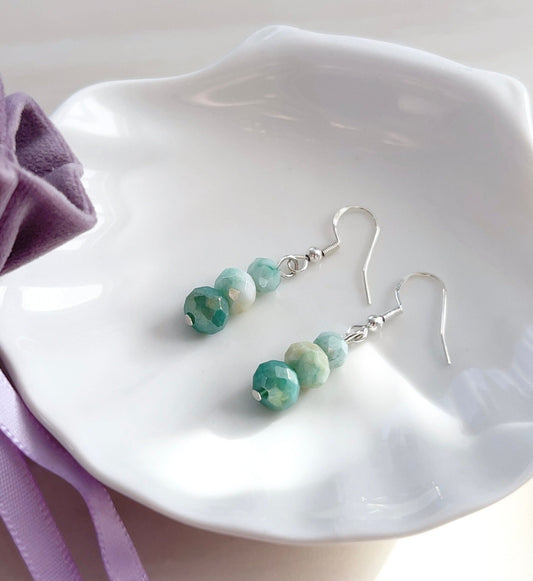 Green crystal earrings - Petal & Pearl