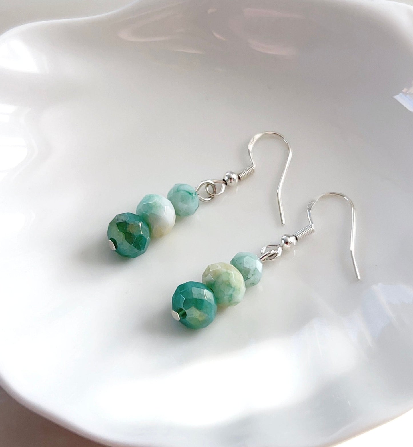 Green crystal earrings - Petal & Pearl