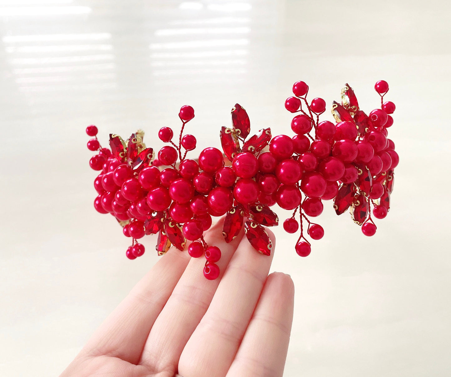 Porcelain flower hair comb