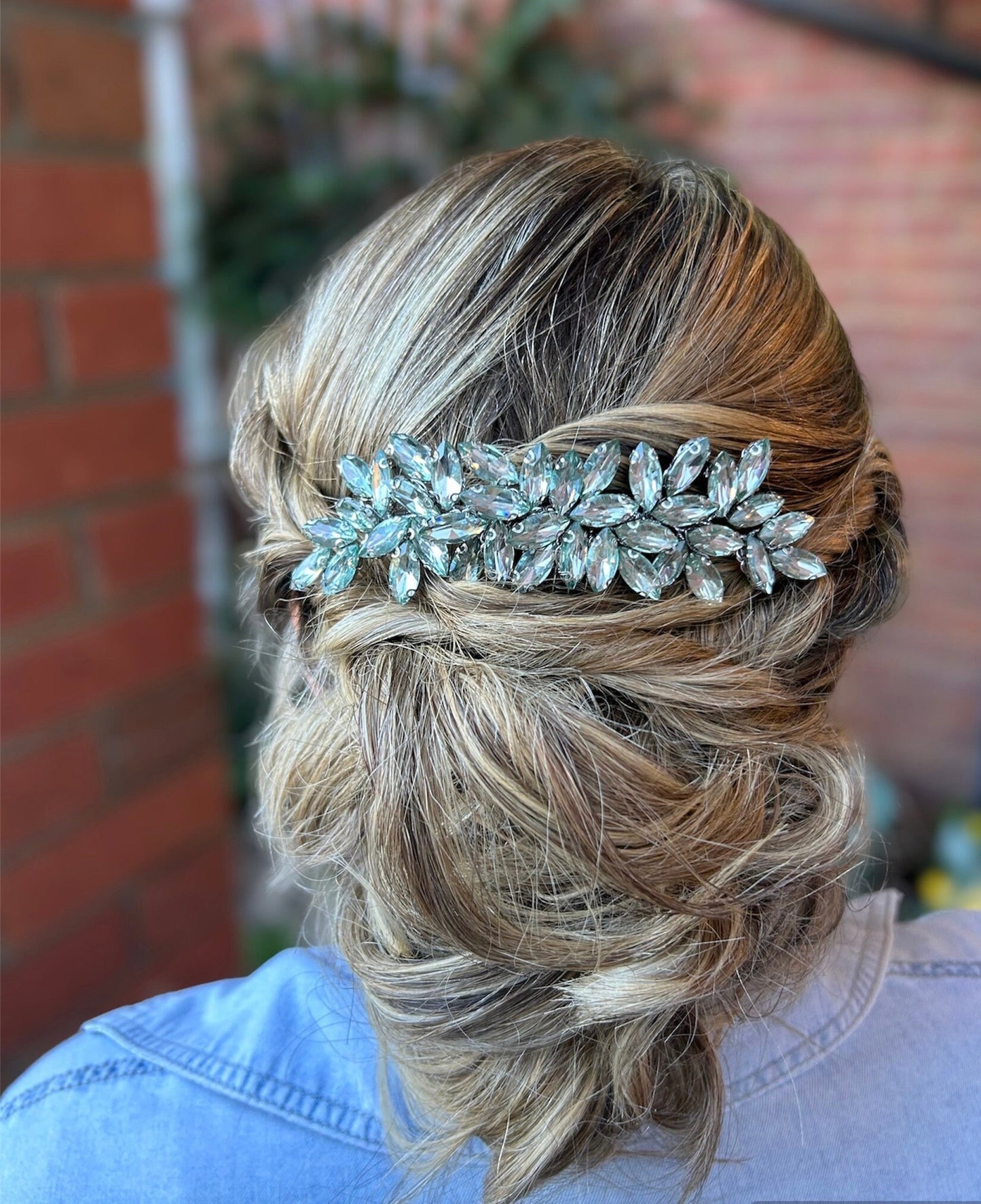 Enya mint green hair comb