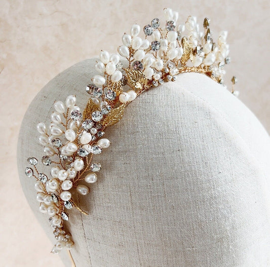 Pearl bridal headpiece