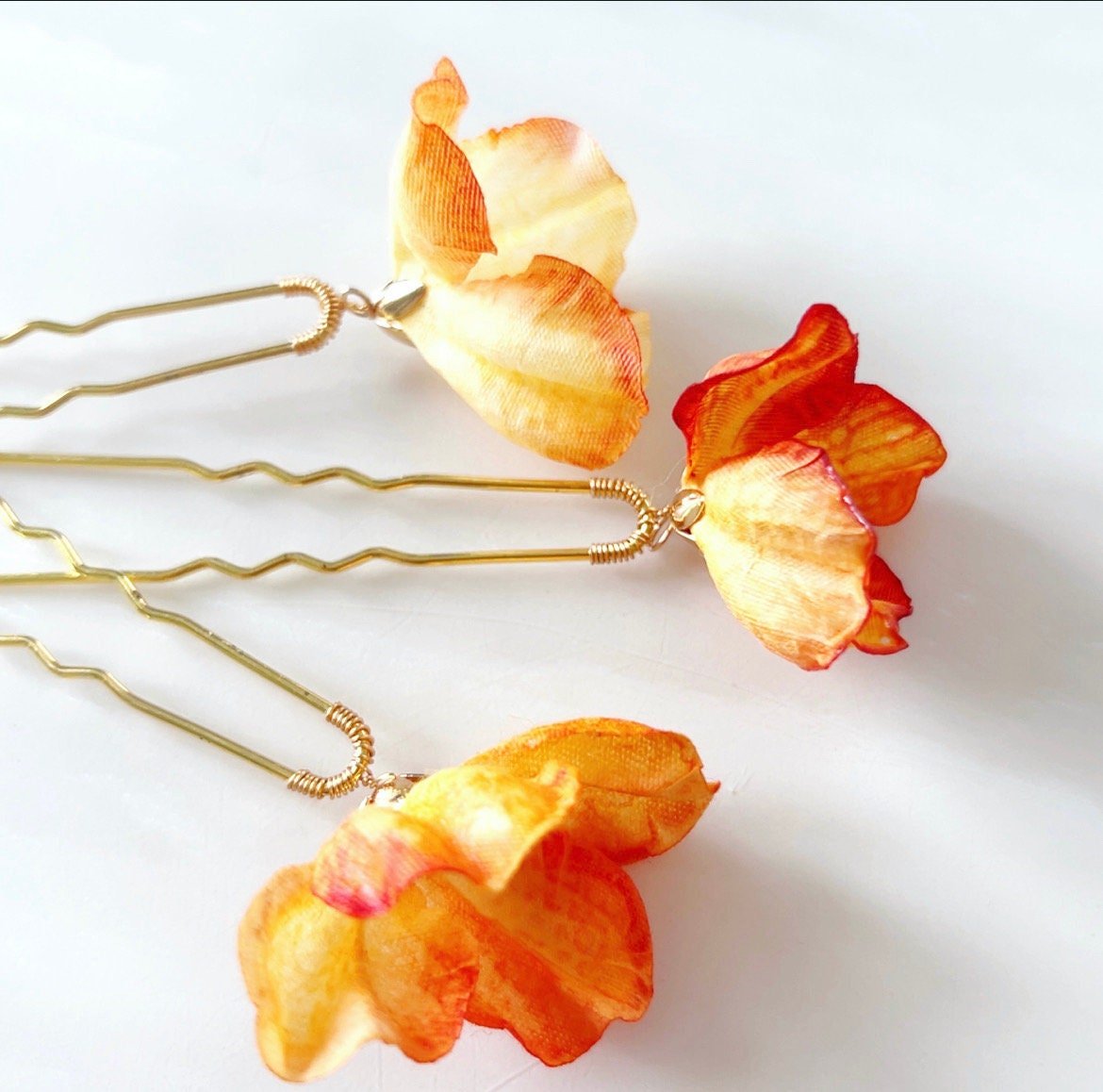 Orange flower hair pins - Petal & Pearl