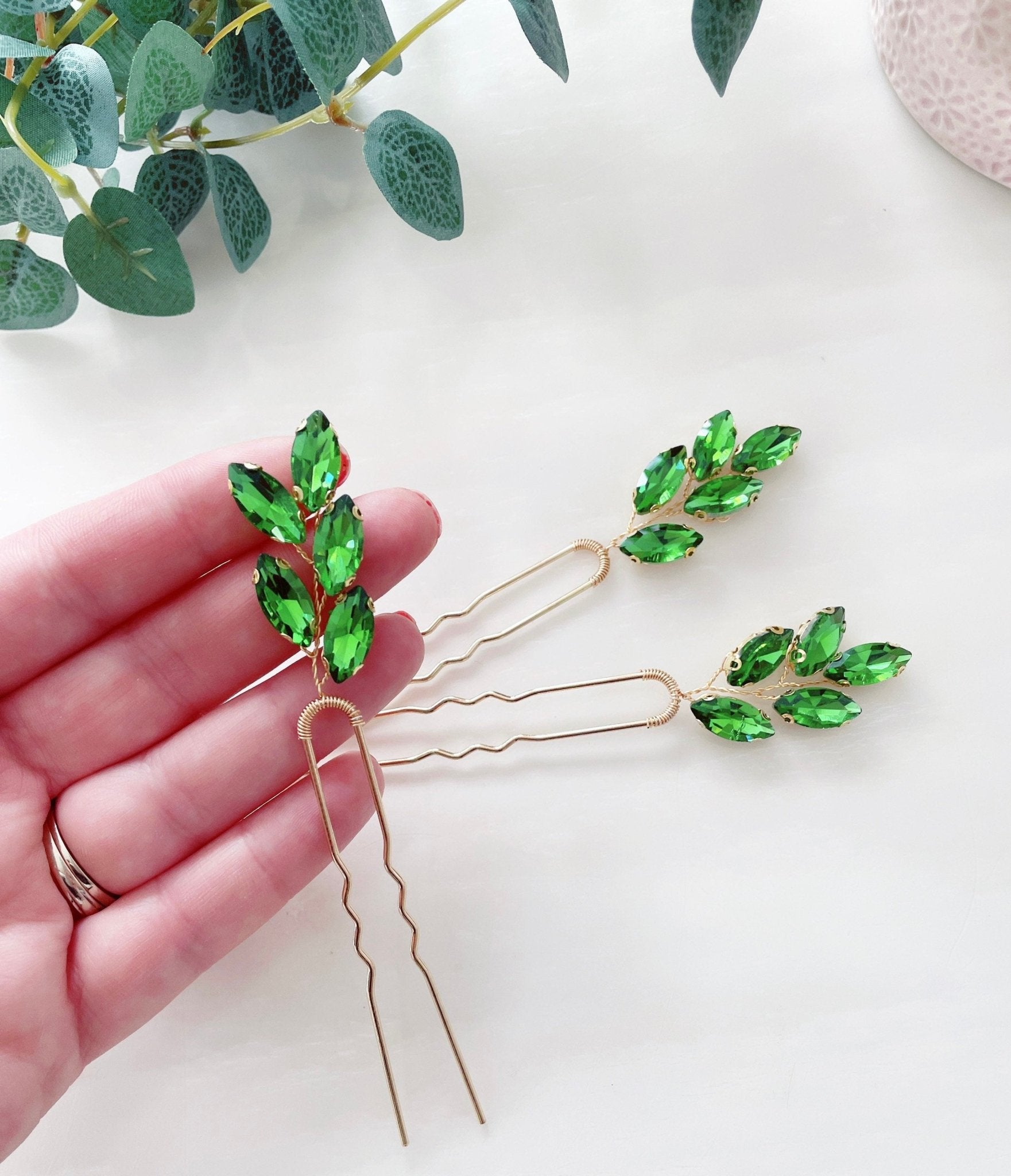 Peridot green hair pins - Petal & Pearl
