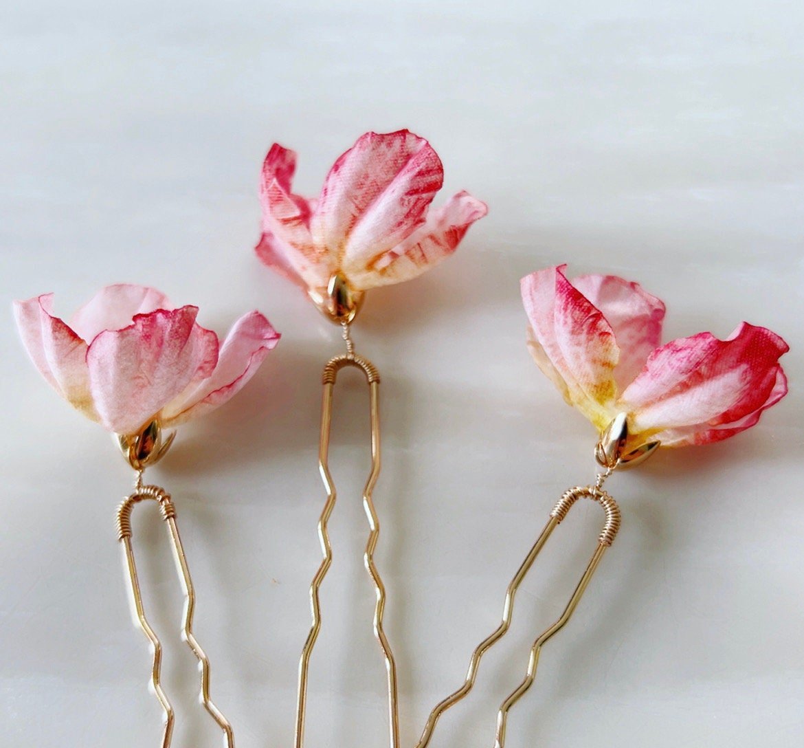 Pink flower hair pins - Petal & Pearl