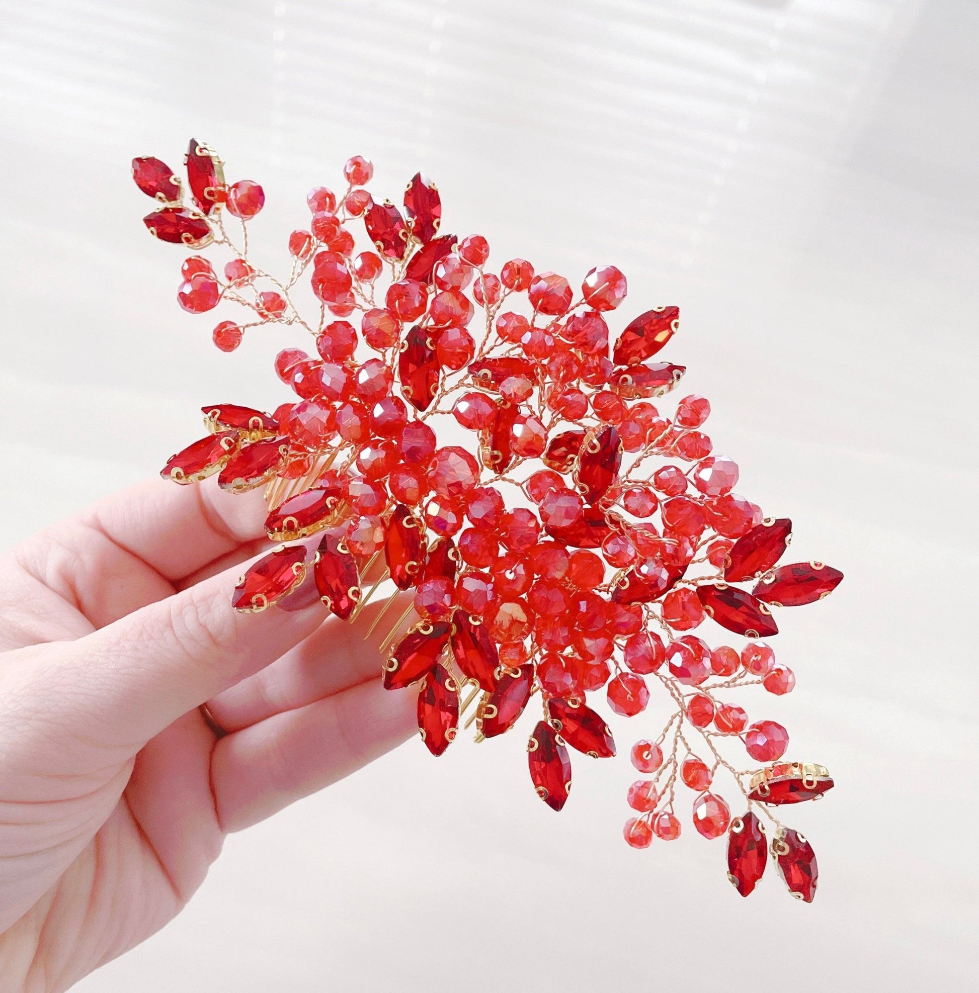 Red crystal hair comb - Petal & Pearl