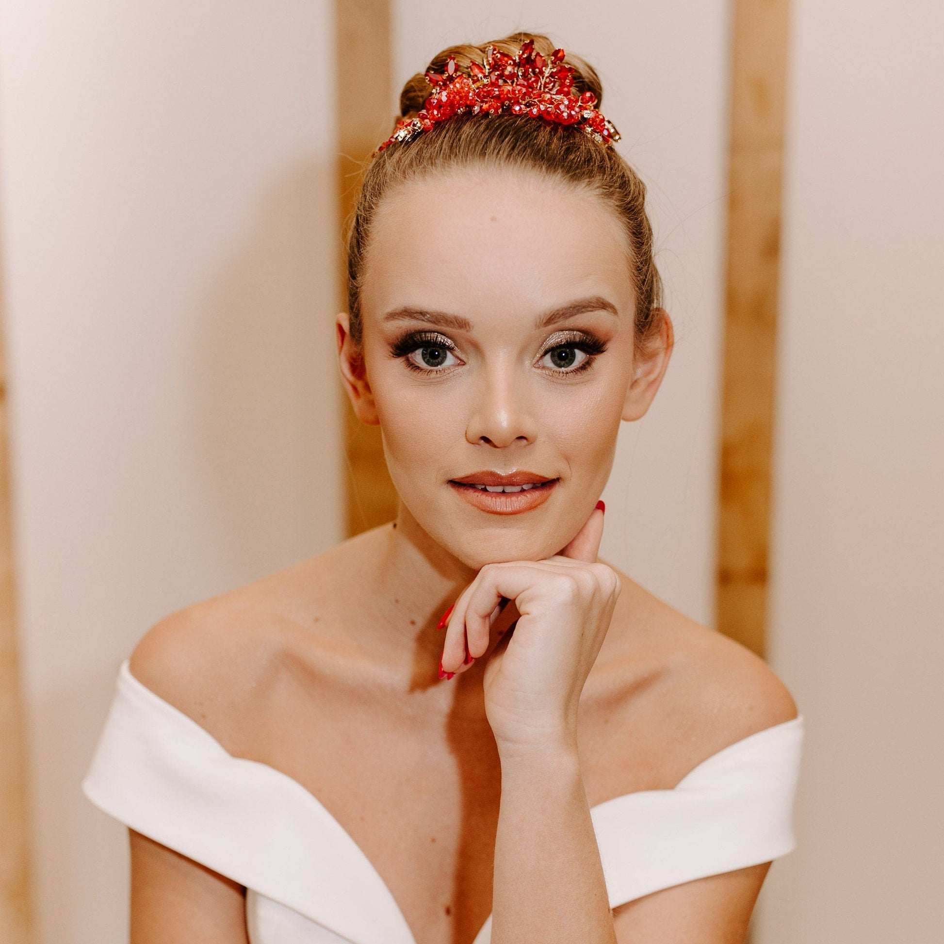 Red crystal hair comb - Petal & Pearl