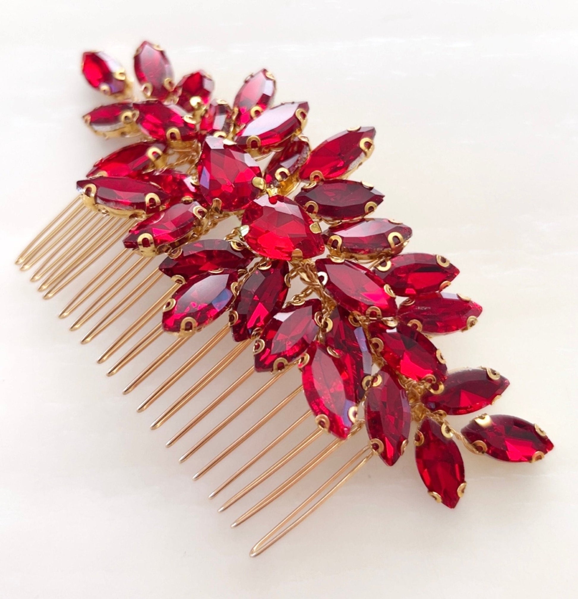 Red crystal hair comb - Petal & Pearl