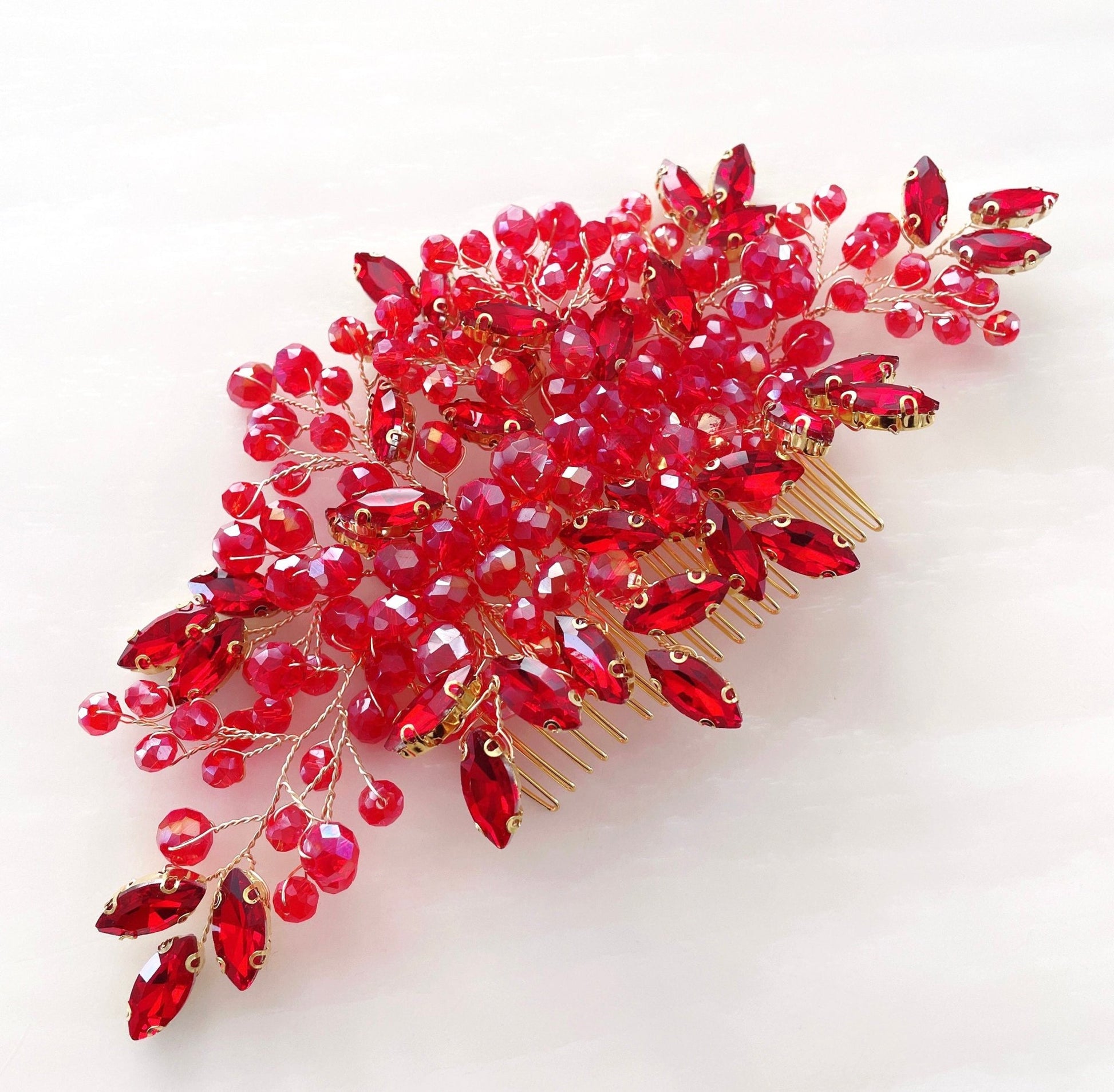 Red crystal hair comb - Petal & Pearl