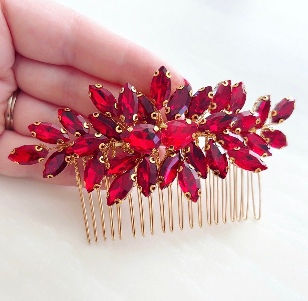 Red crystal hair comb - Petal & Pearl