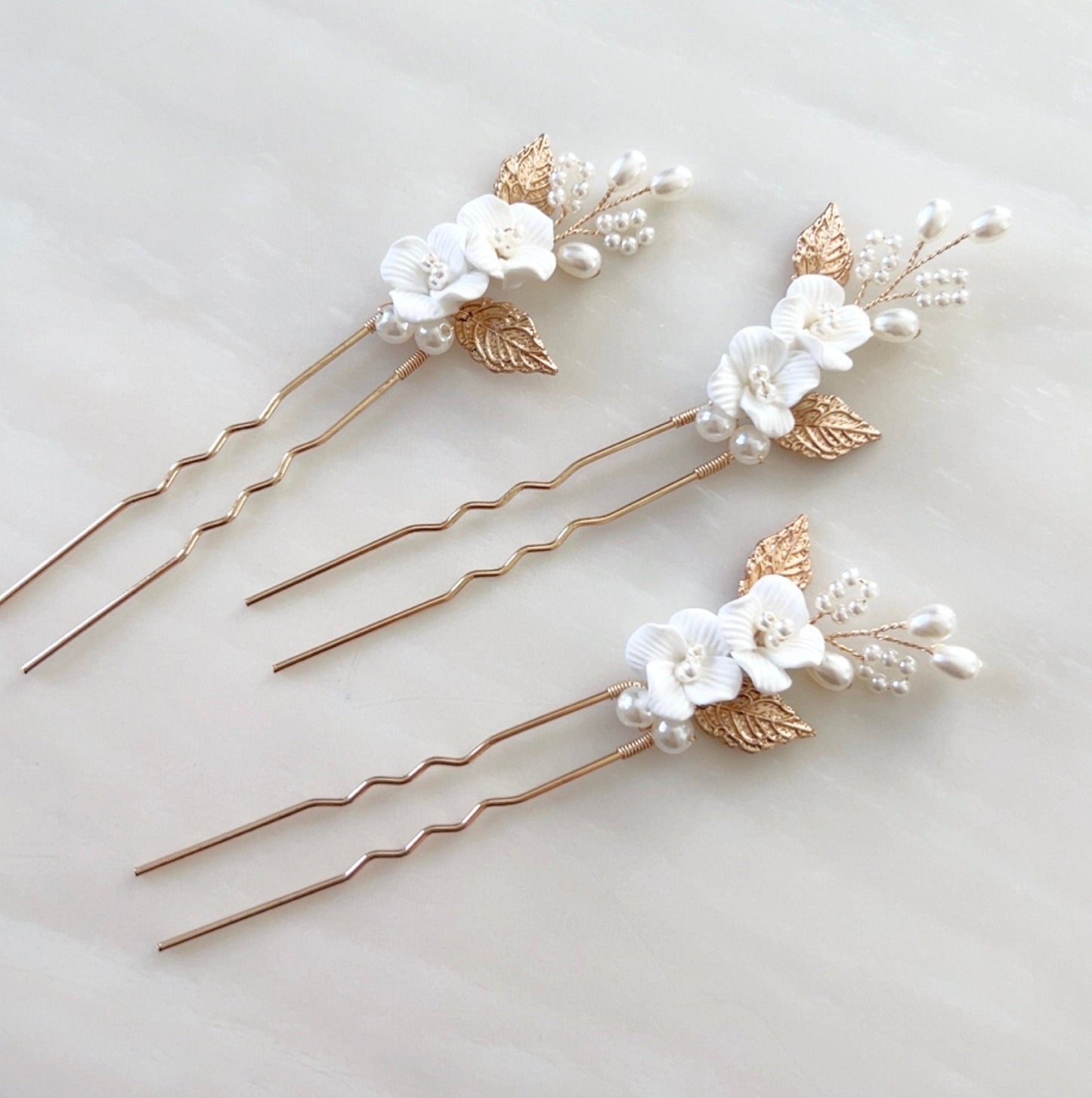 Set of three white flower hair pins - Petal & Pearl