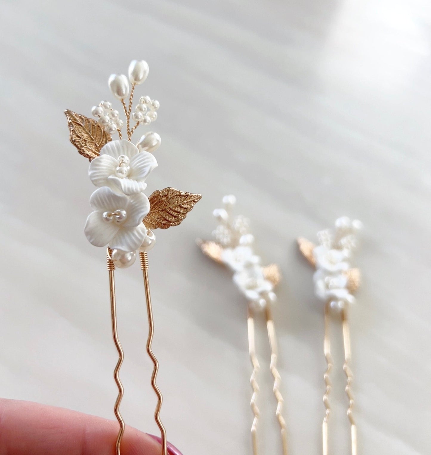 Set of three white flower hair pins - Petal & Pearl