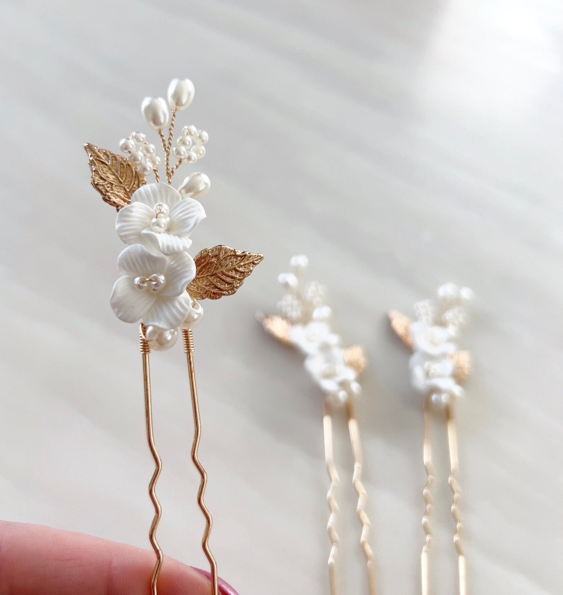 Set of three white flower hair pins - Petal & Pearl