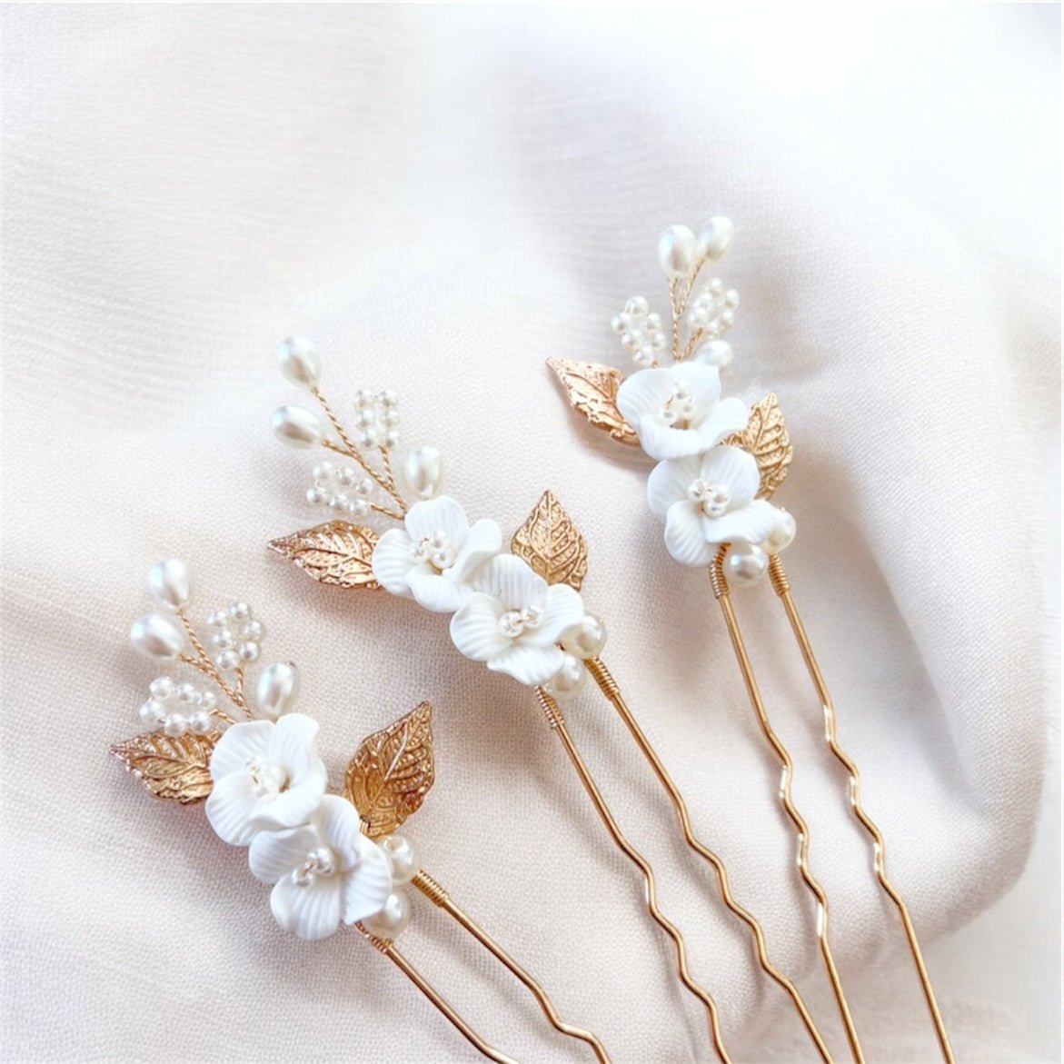 Set of three white flower hair pins - Petal & Pearl