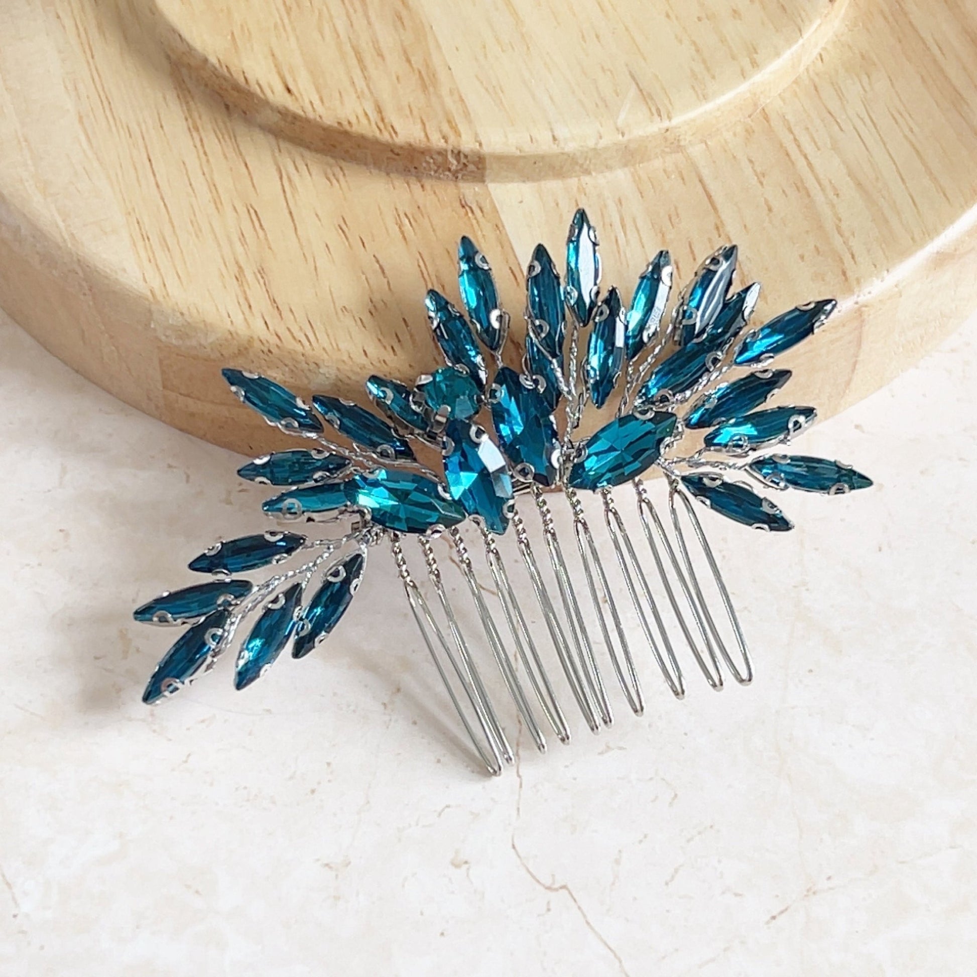 Turquoise crystal hair comb - Petal & Pearl