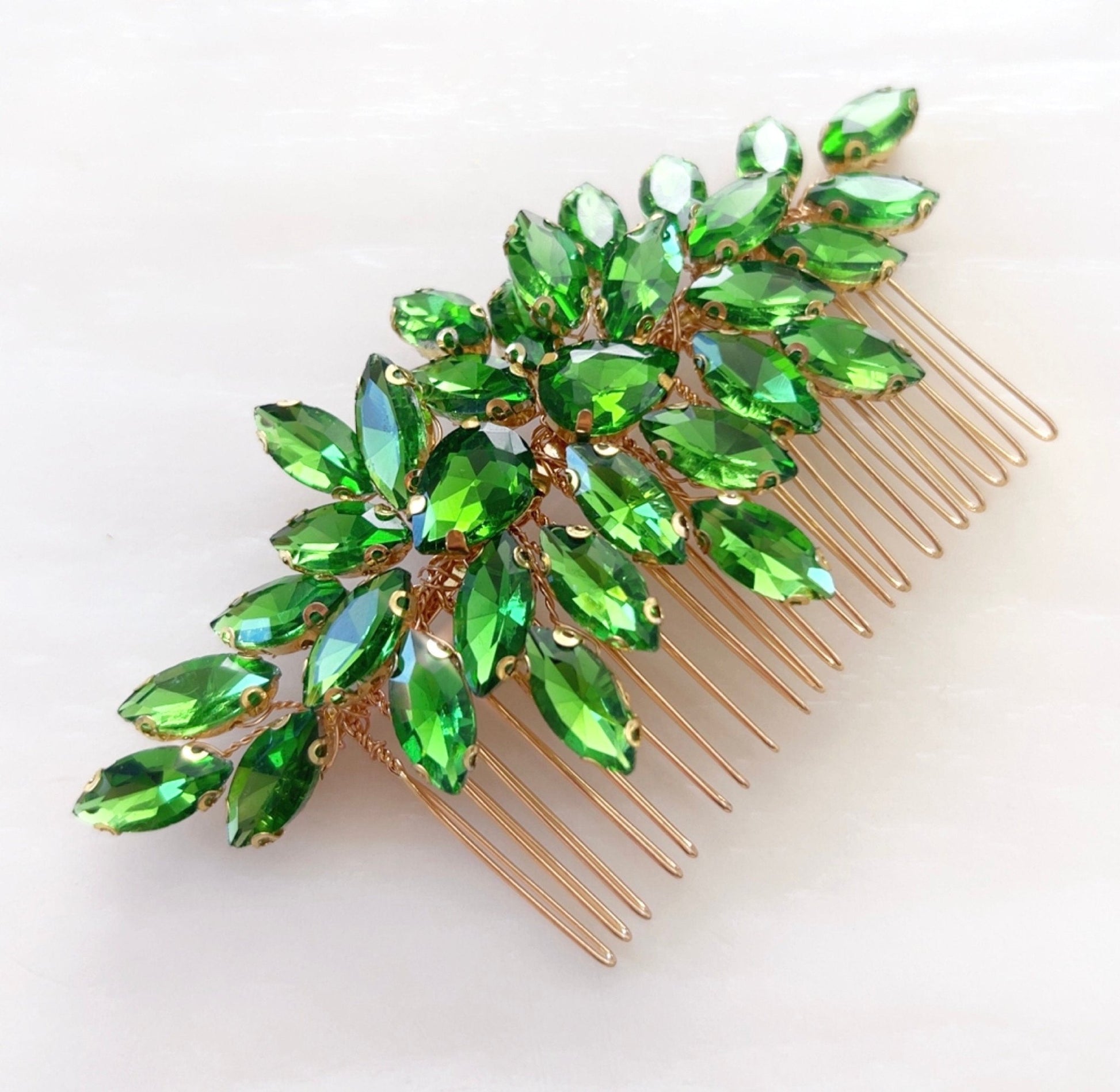 Vibrant green crystal hair comb - Petal & Pearl