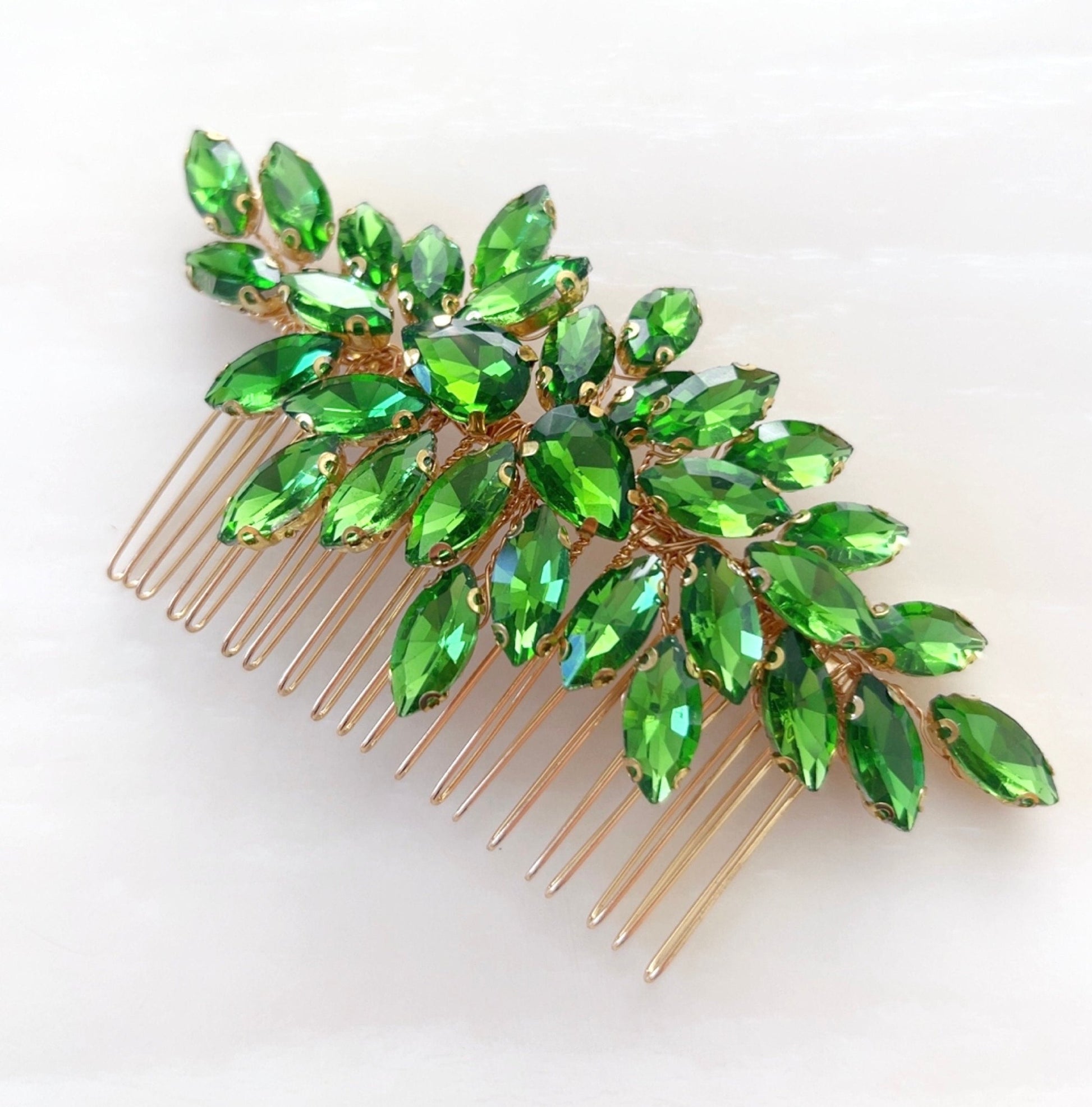 Vibrant green crystal hair comb - Petal & Pearl