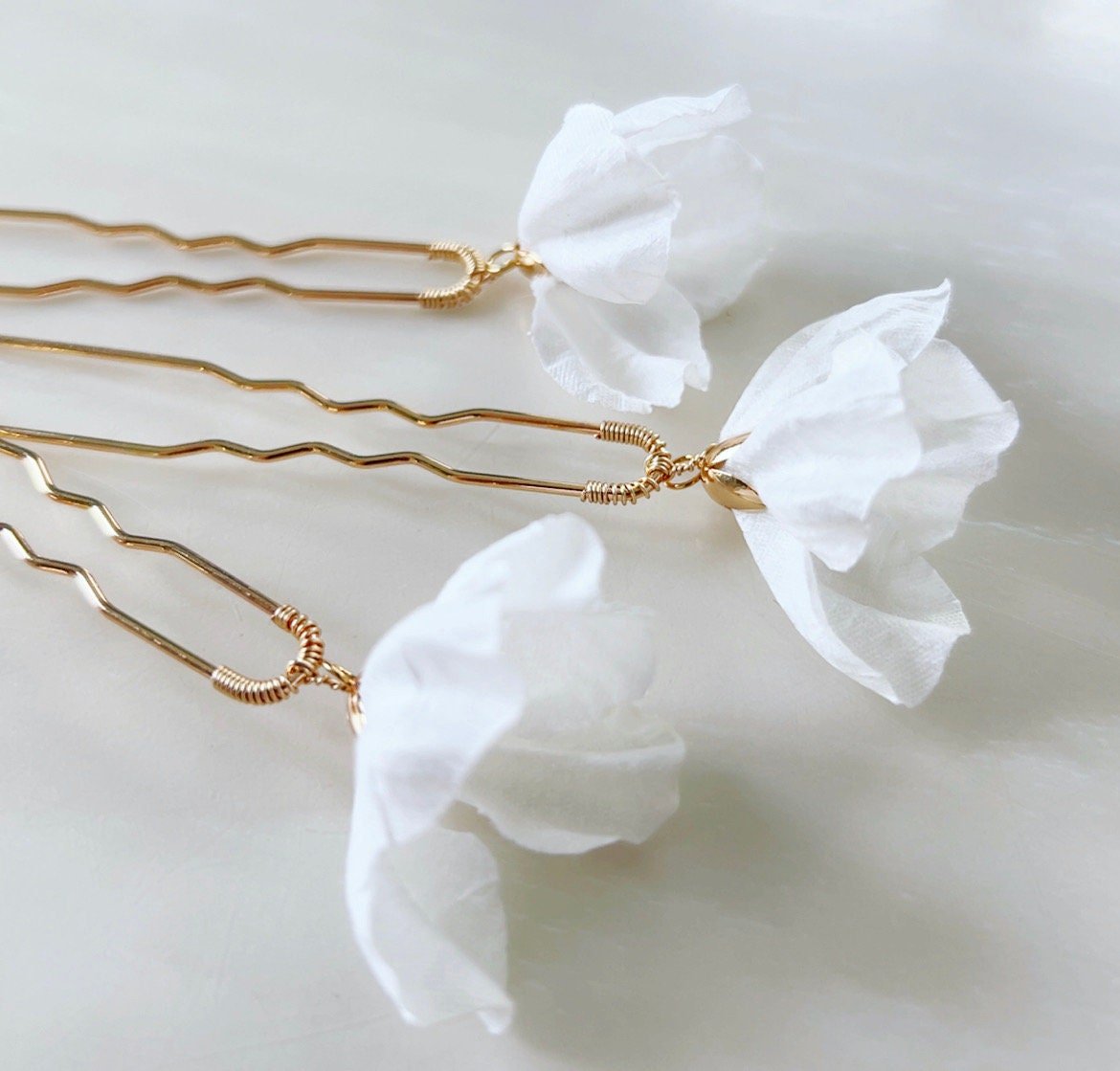 White flower hair pins - Petal & Pearl